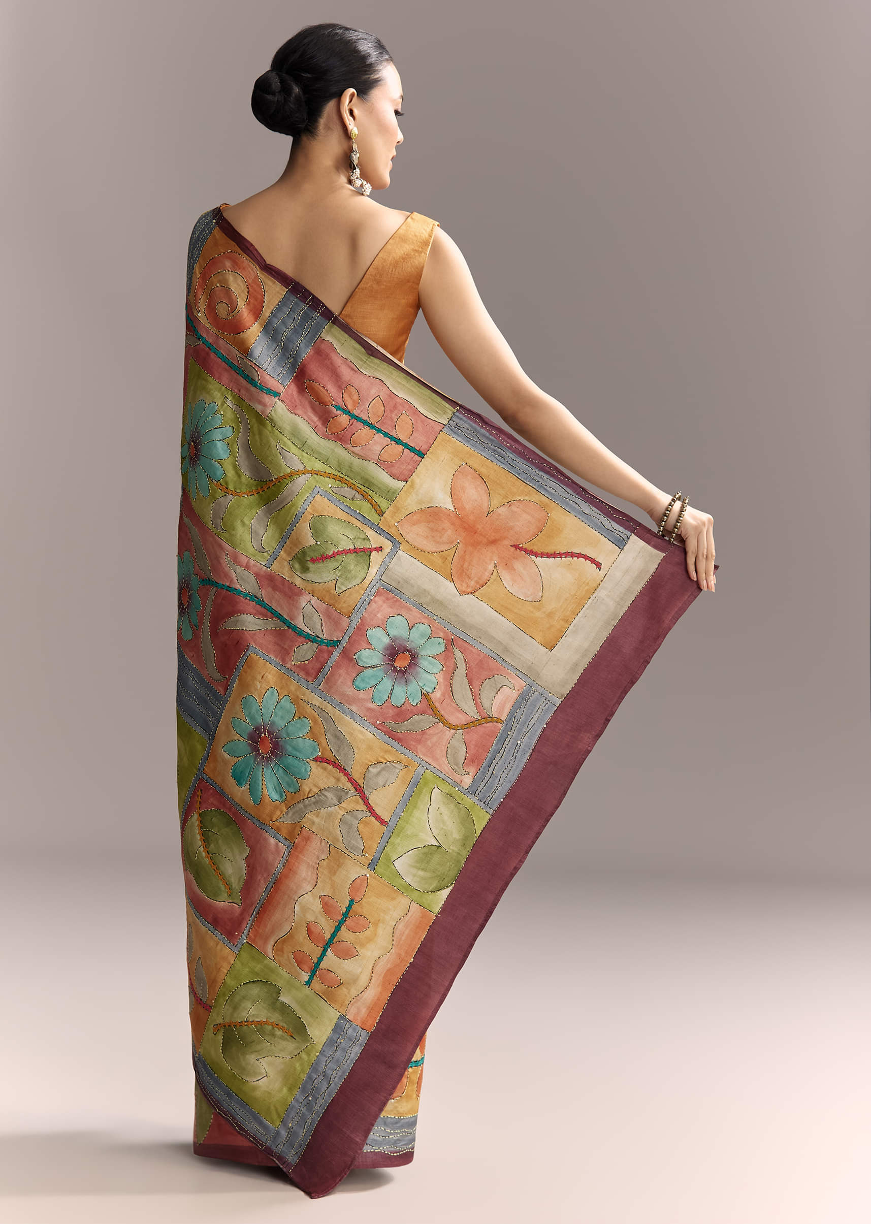 green-cotton-saree-with-hand-painted-floral-motifs-and-contrast-border-sg317790-4.jpg