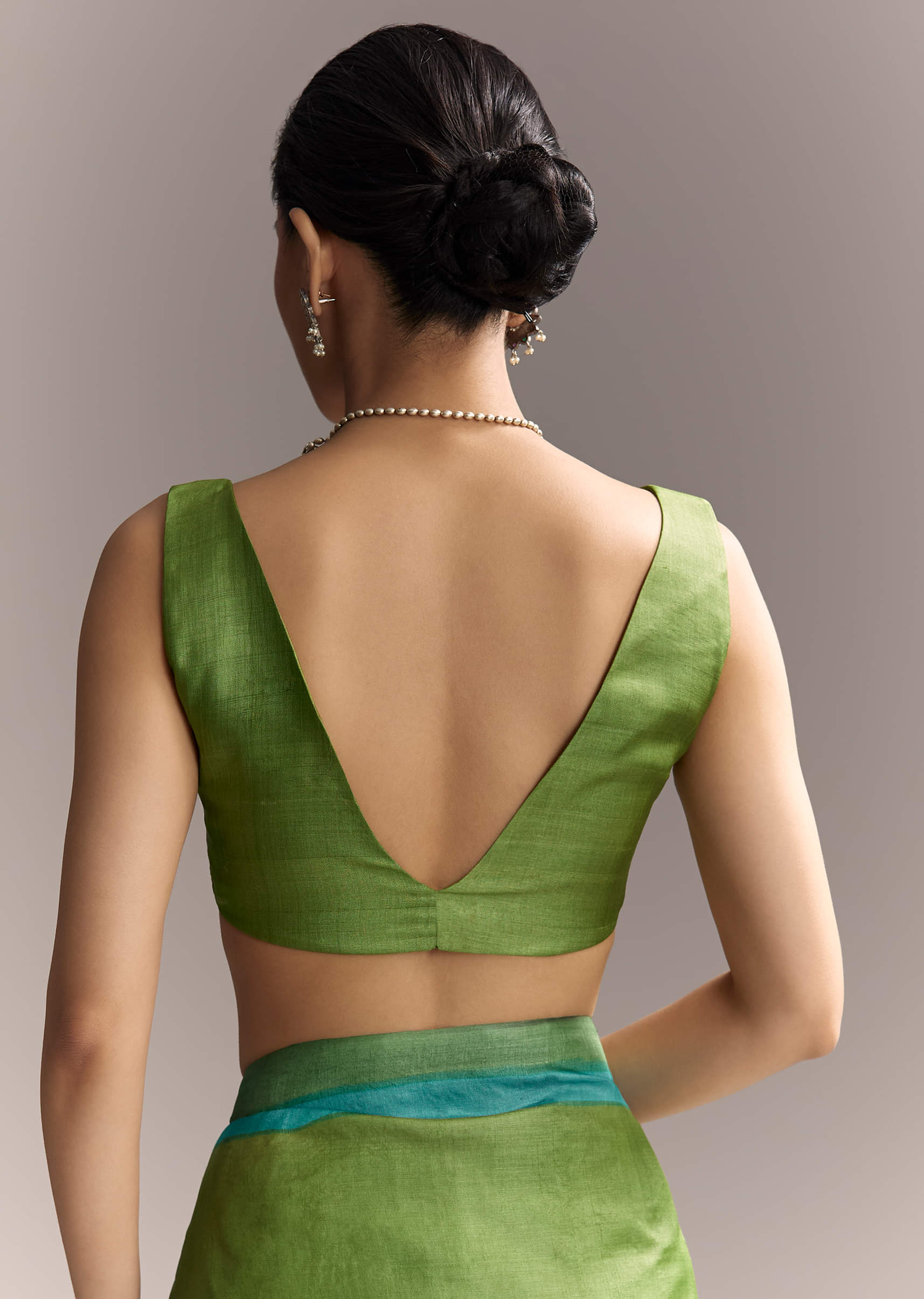 green-cotton-saree-with-hand-painted-motifs-and-blue-border-sg317760-8.jpg