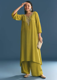 green-crepe-gold-zardosi-kurta-pant-with-dupatta-sg325154-1_4ac81b47-c9b1-43cd-a350-b6ae8636f3c7.jpg