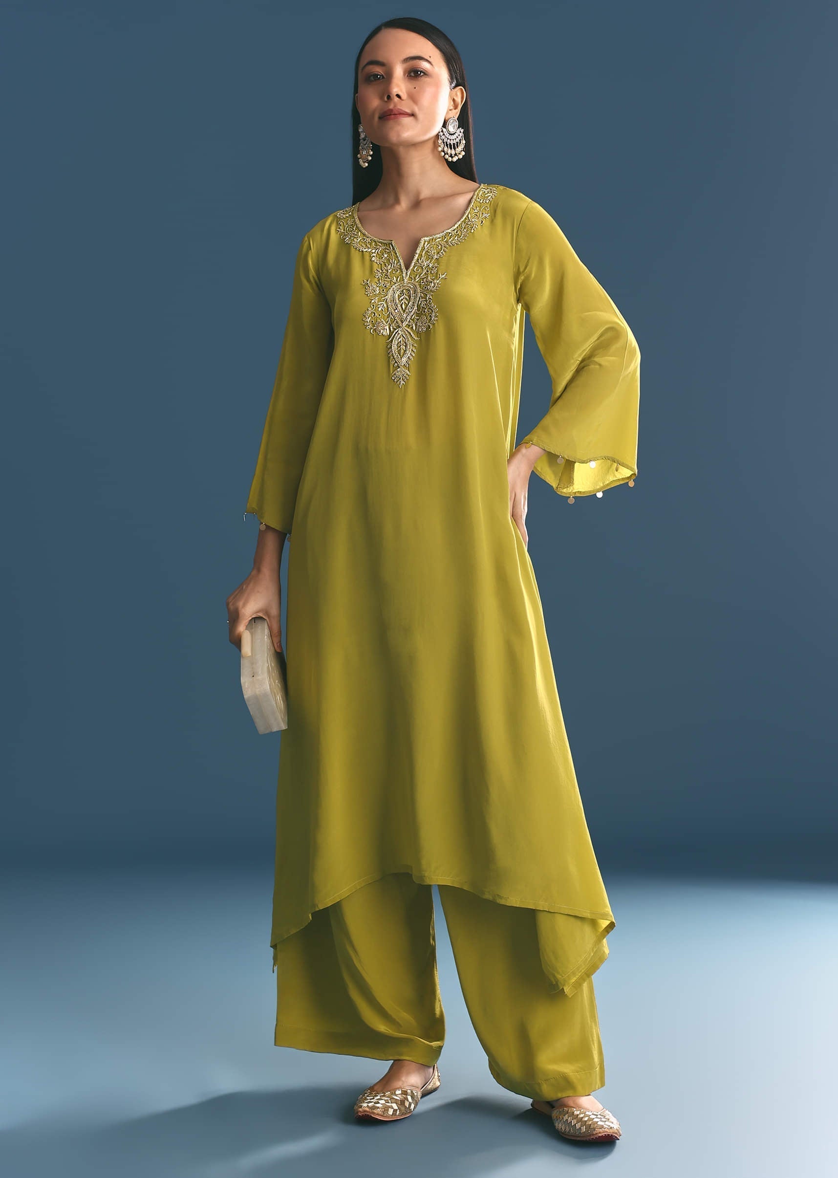 green-crepe-gold-zardosi-kurta-pant-with-dupatta-sg325154-3_4d38fc4c-02af-4c71-94f9-47ae7c17df31.jpg