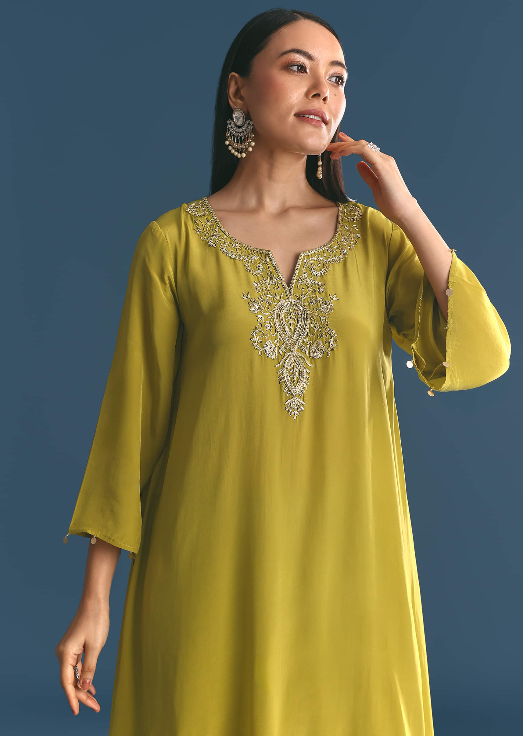 green-crepe-gold-zardosi-kurta-pant-with-dupatta-sg325154-4_3c8cab06-2637-4799-9333-4a2a975ed185.jpg