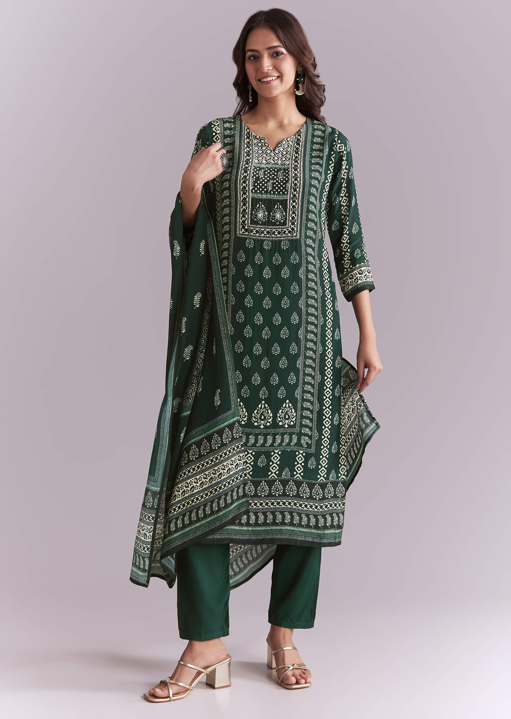 green-crepe-kurta-set-with-indie-print-and-moti-detail-sg357226-3.jpg