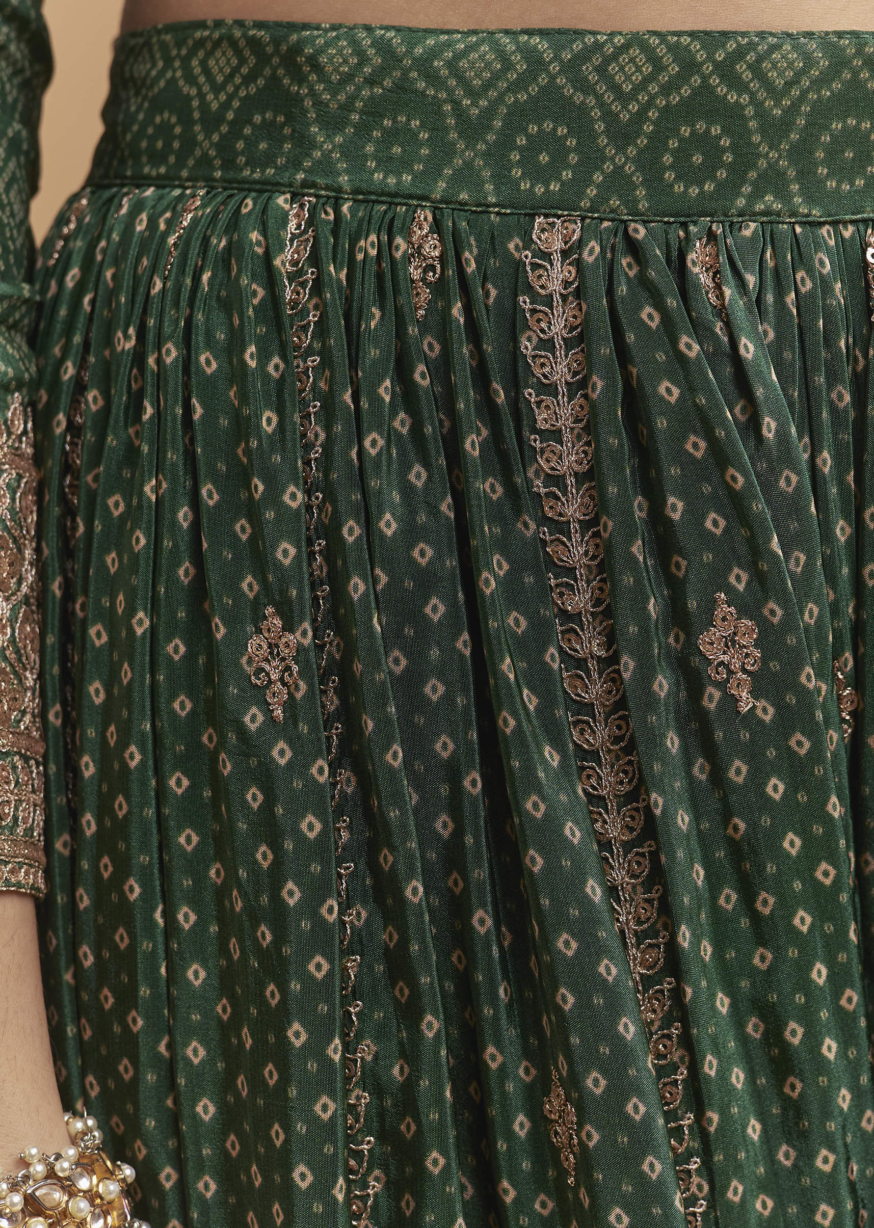 green-crepe-palazzo-suit-with-hand-embroidery-and-bandhani-print-sg338457-6.jpg