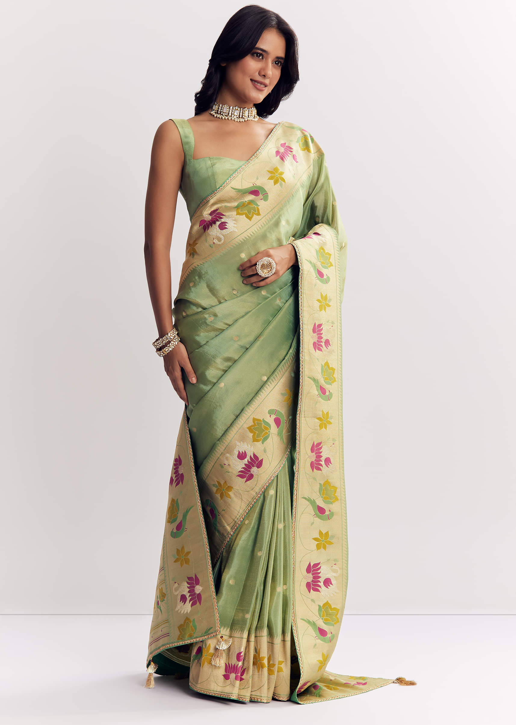 green-dola-silk-paithani-saree-with-dollar-butti-and-multicolor-motif-sg291232-2_63e92e51-d564-4def-95c6-cedab03ebb15.jpg