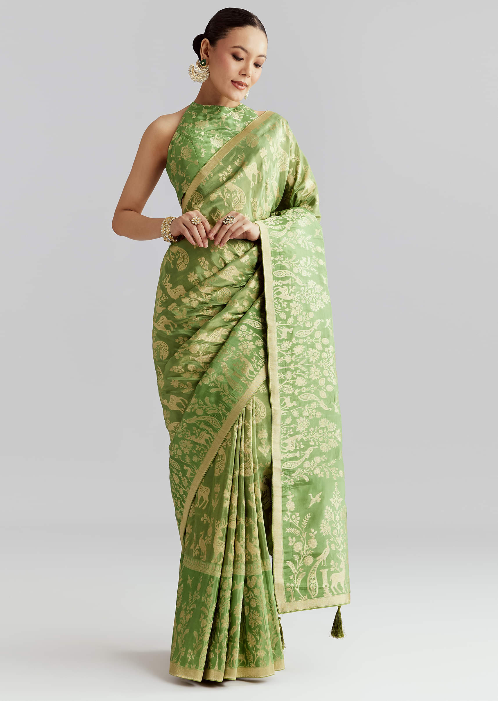 green-dola-silk-woven-saree-with-zari-motif-embroidery-sg350480-1.jpg