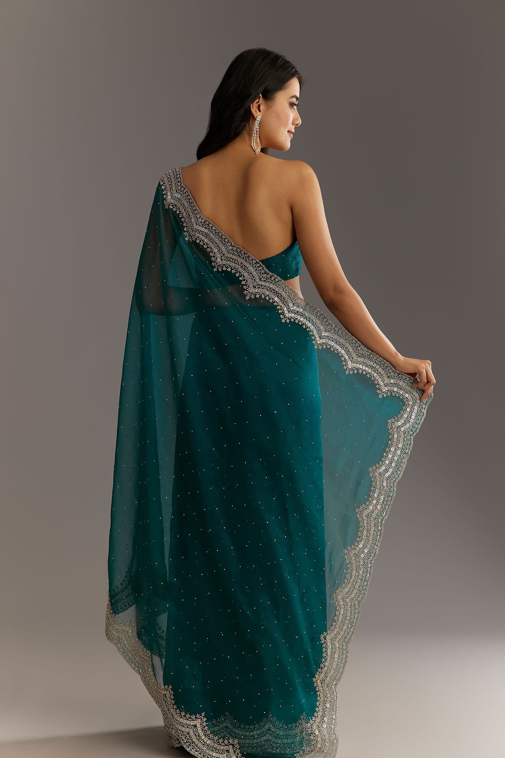 green-embellished-tissue-saree-with-embroidered-cutdana-sequ-sg285398-6_43114527-0116-4f48-9695-e40a5bc47731.jpg