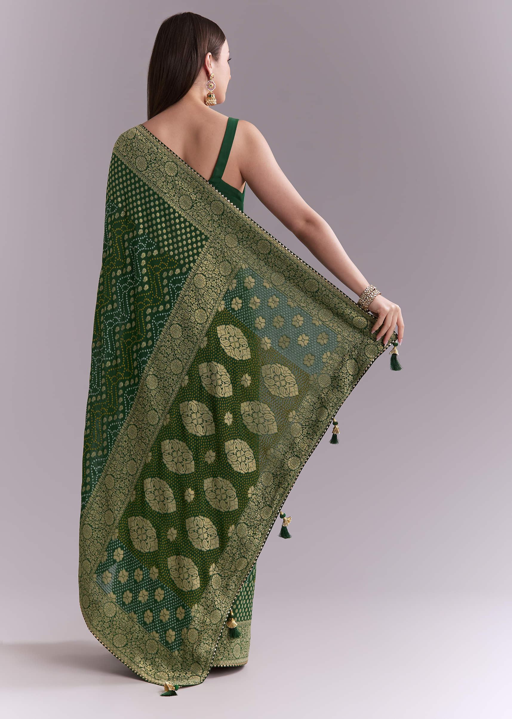 green-georgette-bandhani-saree-with-butti-and-floral-border-sg351923-4.jpg