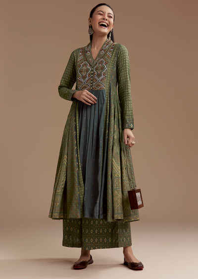 green-indie-print-cotton-kurta-set-with-thread-work-sg344865-1_8ee44a5e-a1db-4a5d-be00-5f39725ce900.jpg