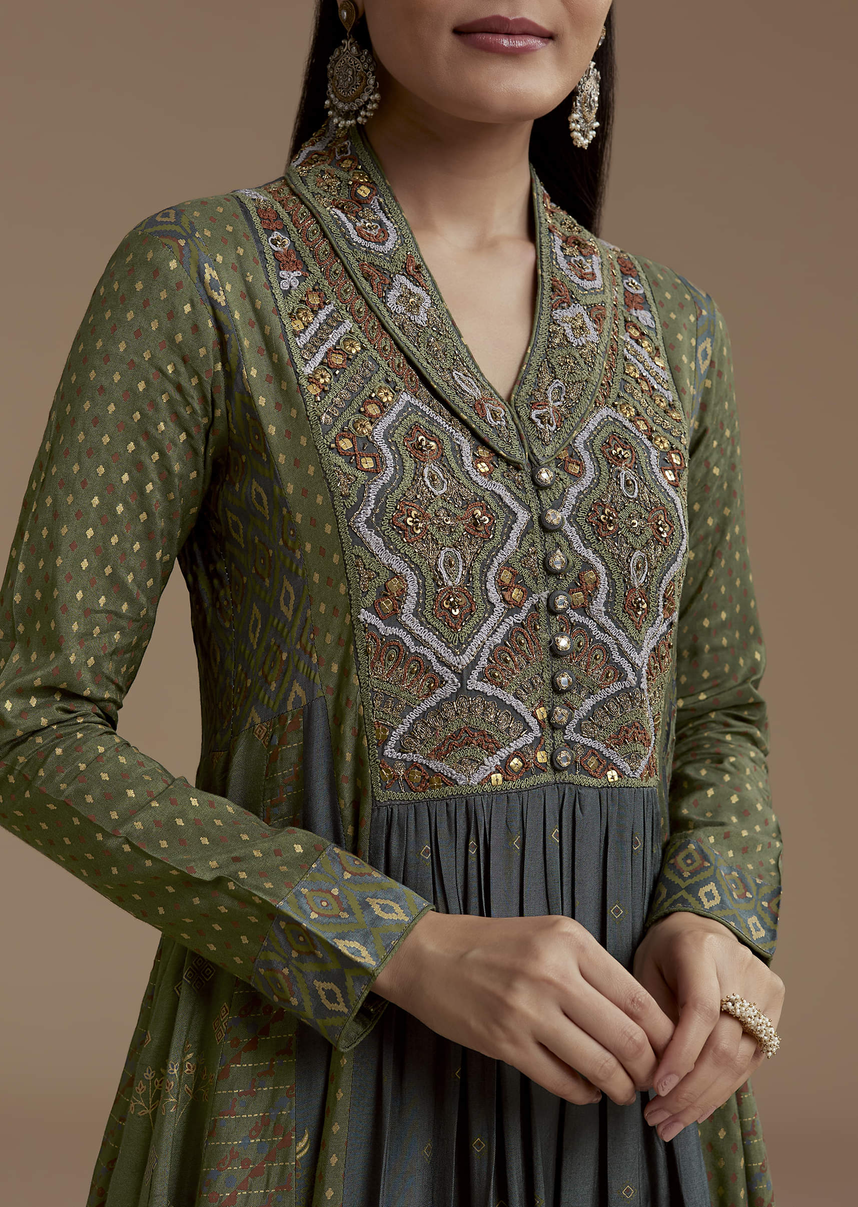 green-indie-print-cotton-kurta-set-with-thread-work-sg344865-2_e784ec12-fc93-49c9-a0a7-43295a7a3d3e.jpg