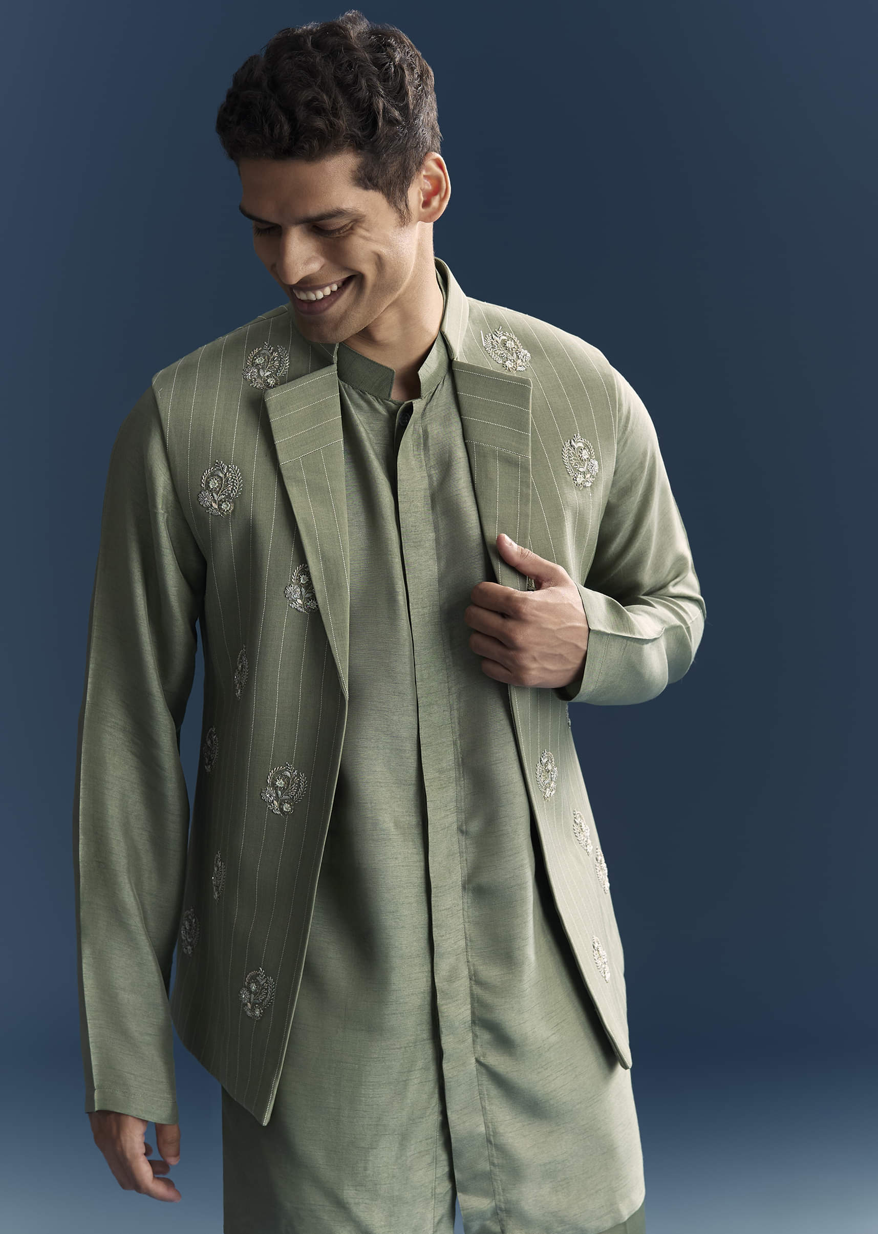 green-kurta-jacket-set-for-men-with-hand-embroidery-sg343021-4_1.jpg