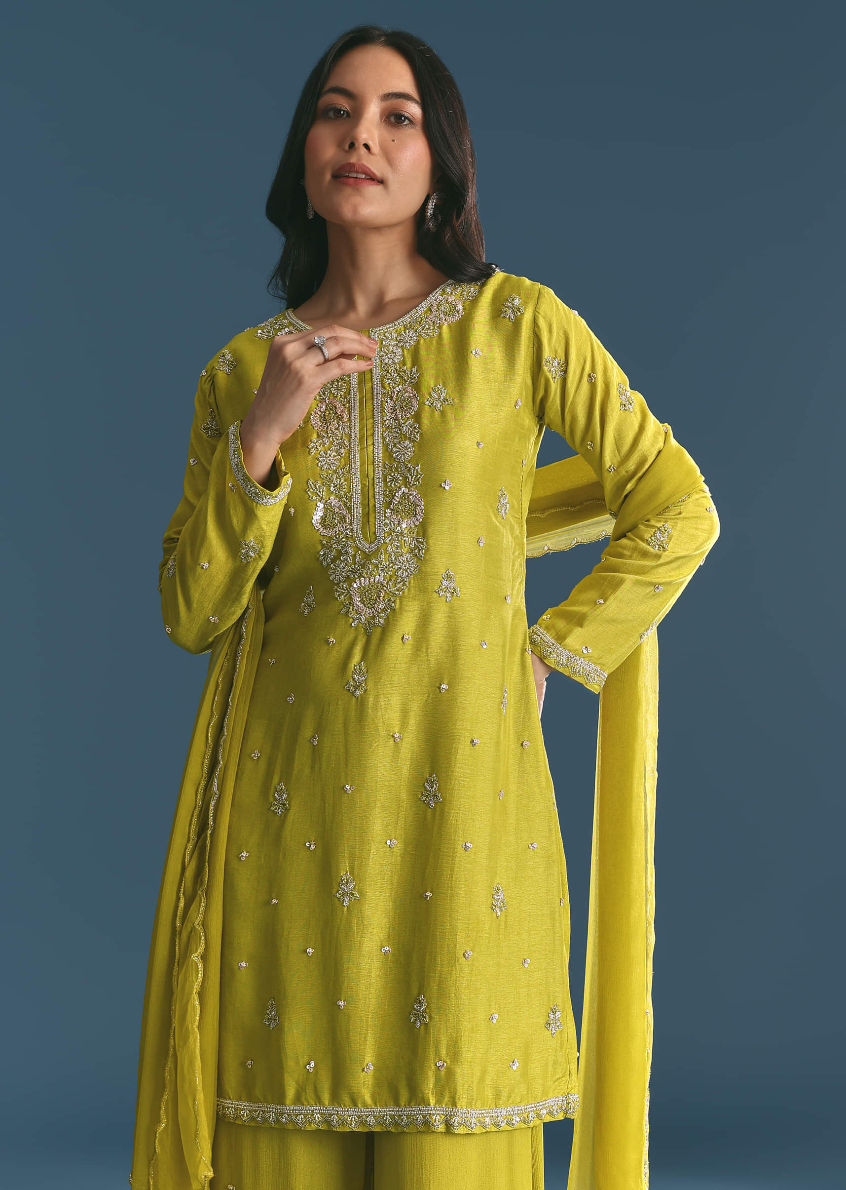 green-kurta-palazzo-set-with-sequins-embroidery-sg290091-4_2ccc17cf-9327-44fb-a1df-7c89d12e704a.jpg