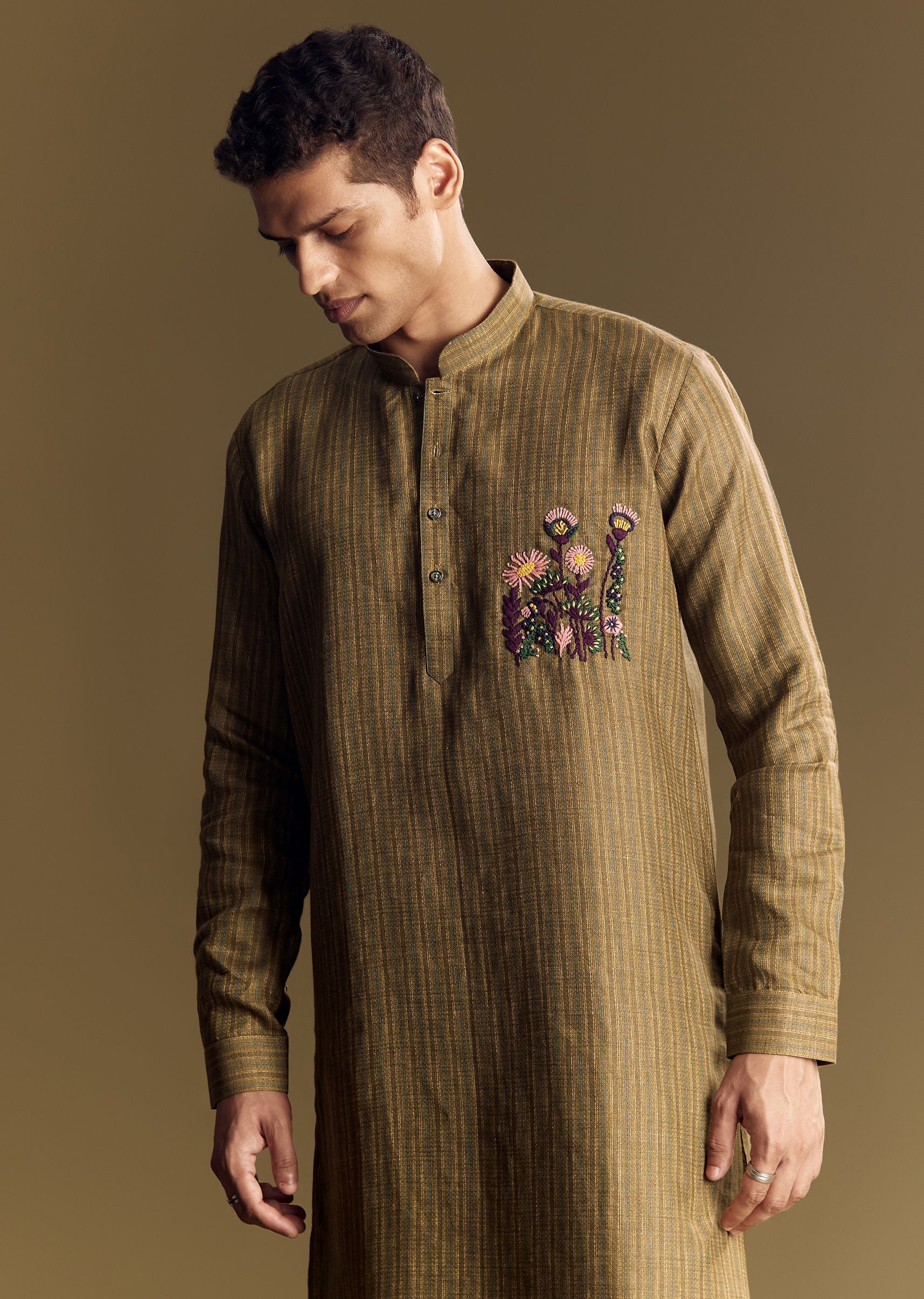 green-linen-kurta-set-with-hand-embroidered-detailing-sg321636-1_e65eb011-5848-4ba1-a421-558f214cf6d3.jpg