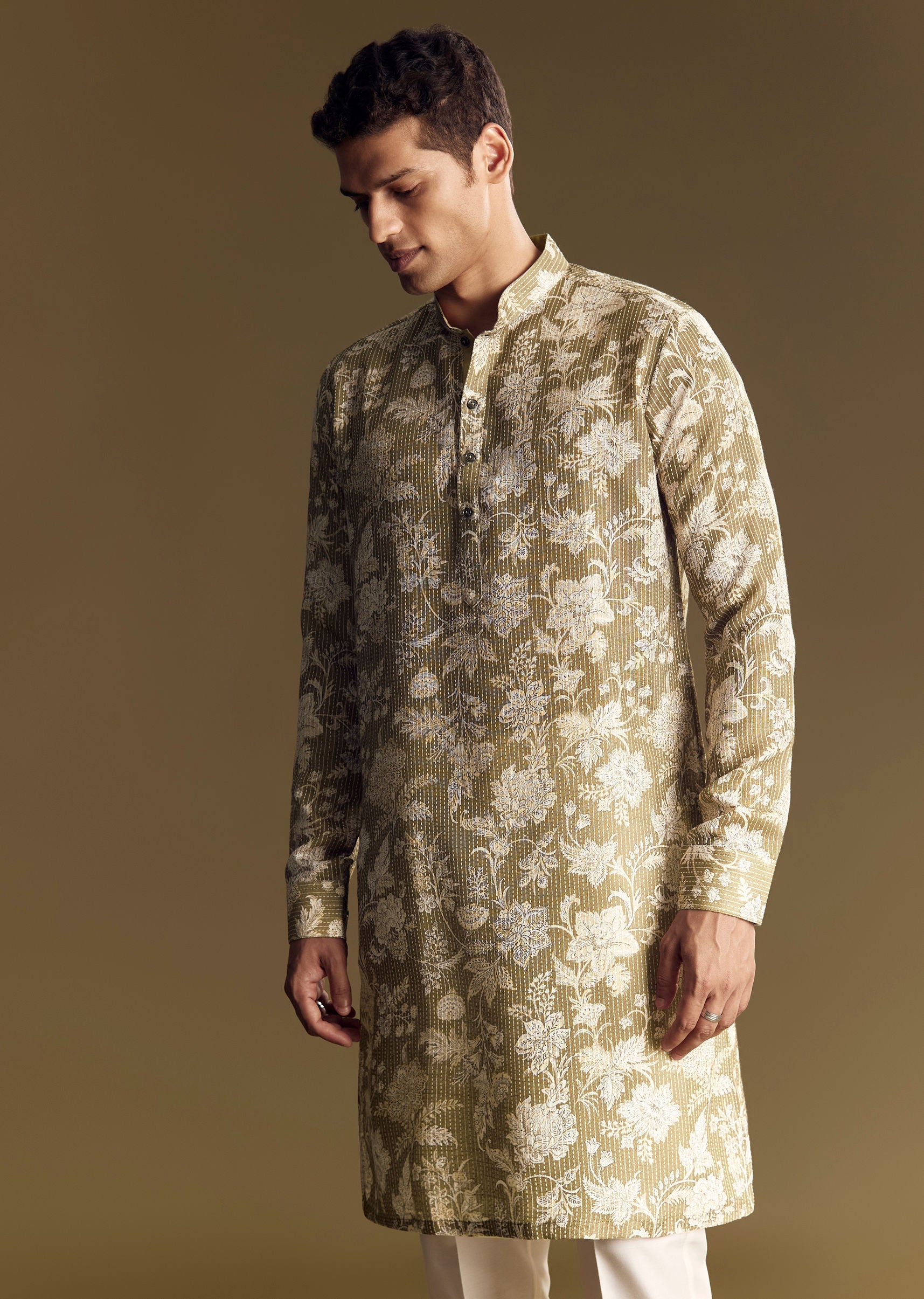 green-linen-kurta-set-with-kantha-embroidery-sg322724-3_52af0b4d-64a6-4fc3-8c18-97ff02cace0f.jpg