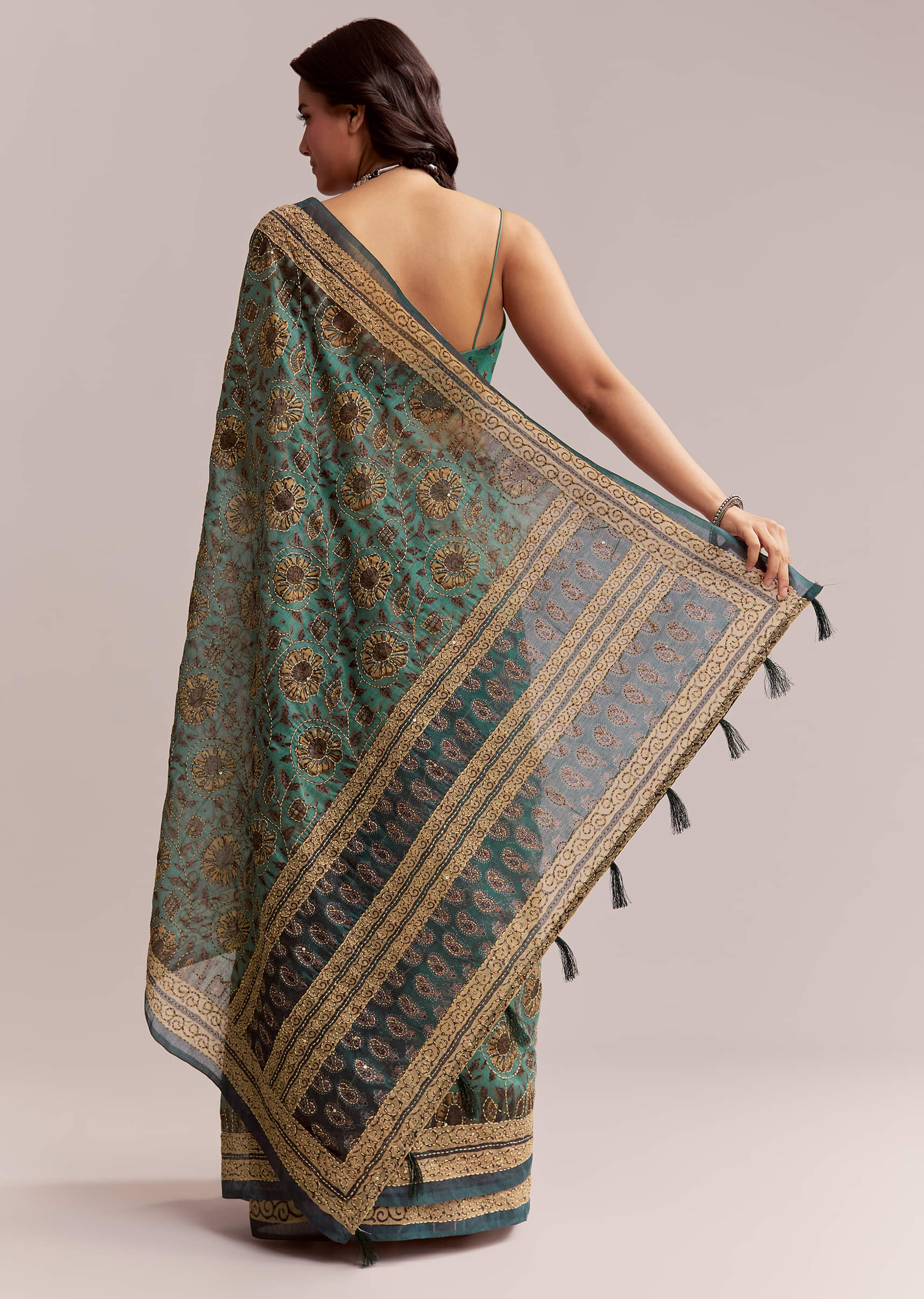 green-linen-printed-saree-with-heritage-ajrakh-work-sg312213-6.jpg