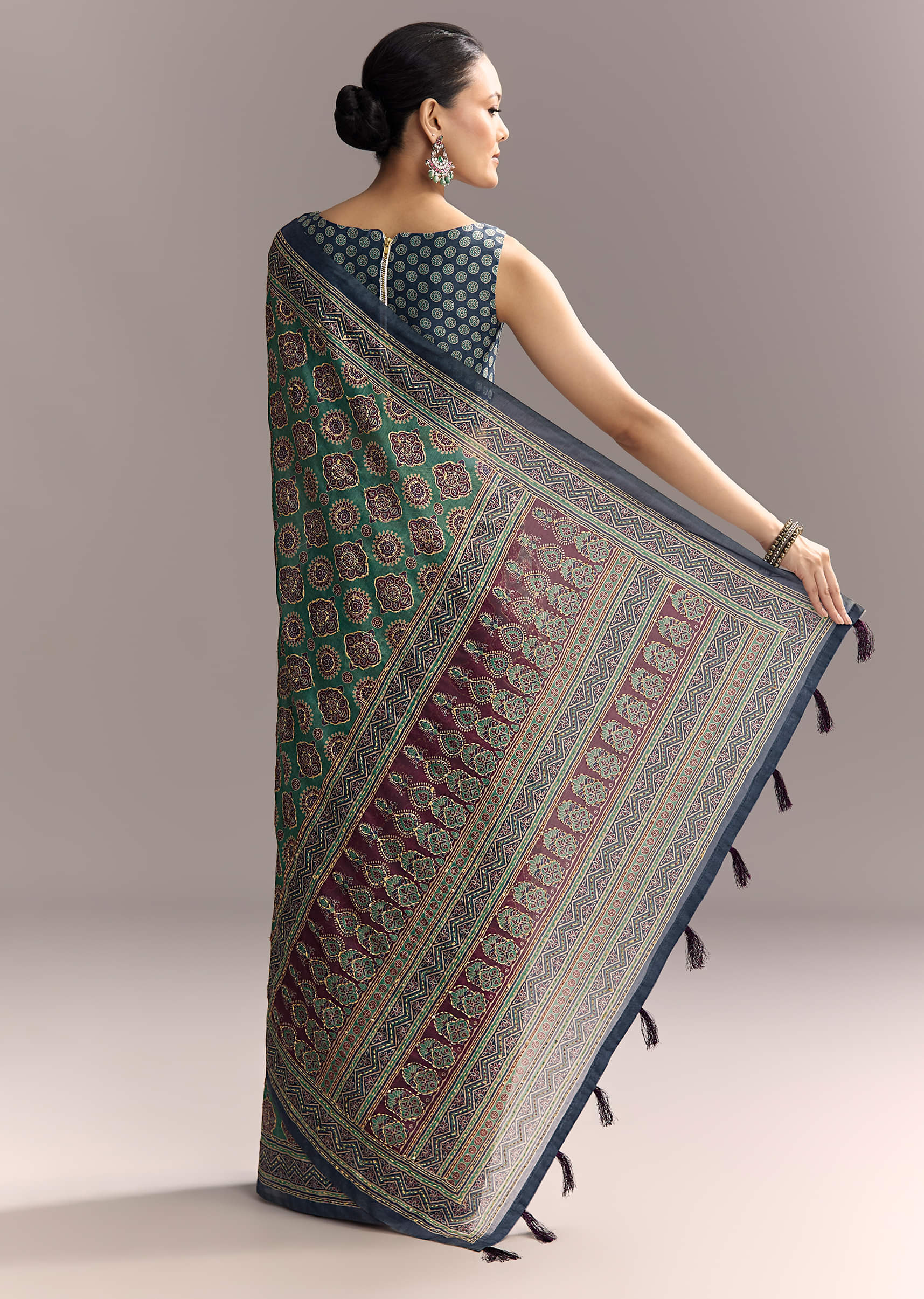 green-linen-saree-with-authentic-ajrakh-print-and-indigo-border-sg312208-4.jpg
