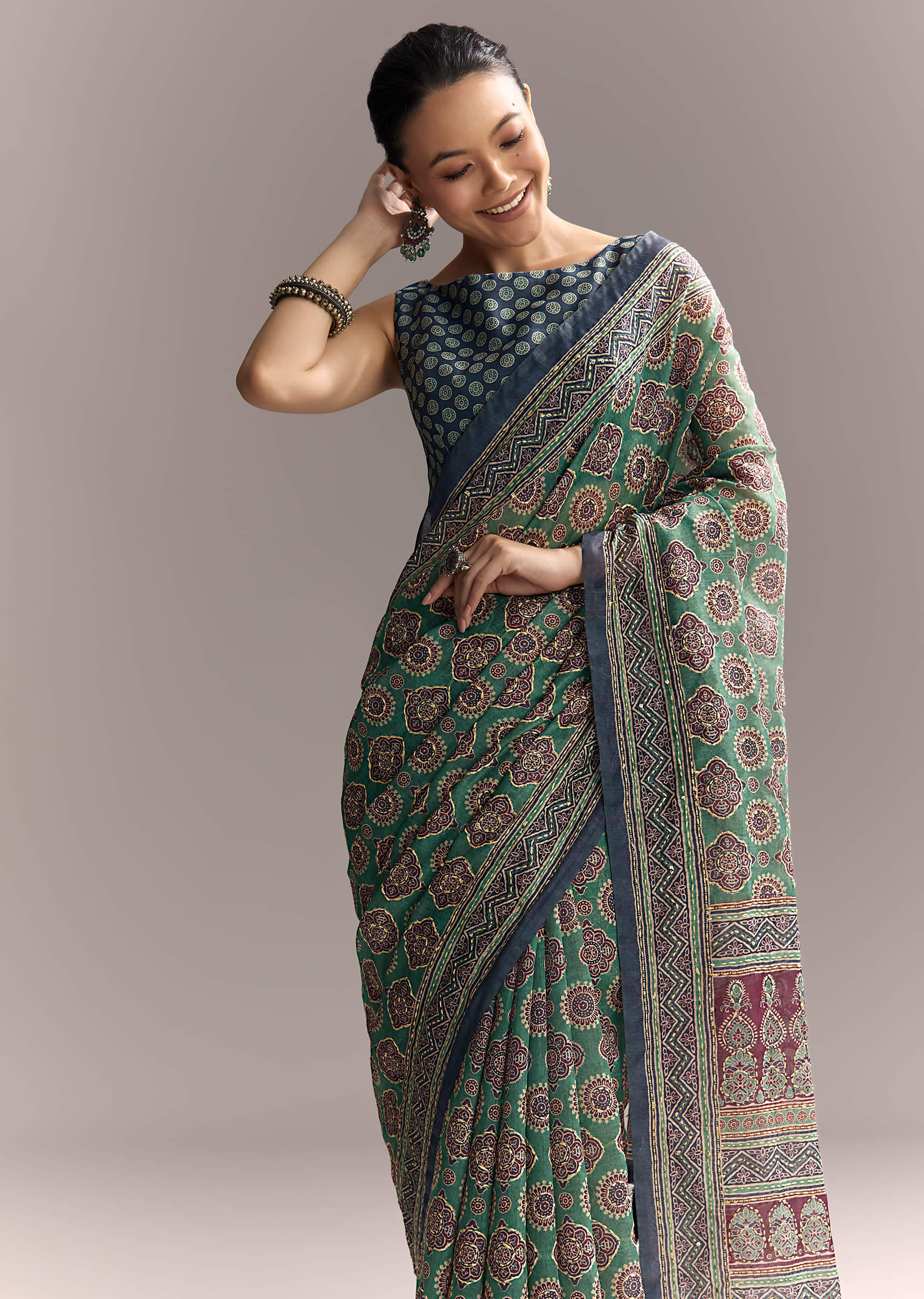 green-linen-saree-with-authentic-ajrakh-print-and-indigo-border-sg312208-5.jpg