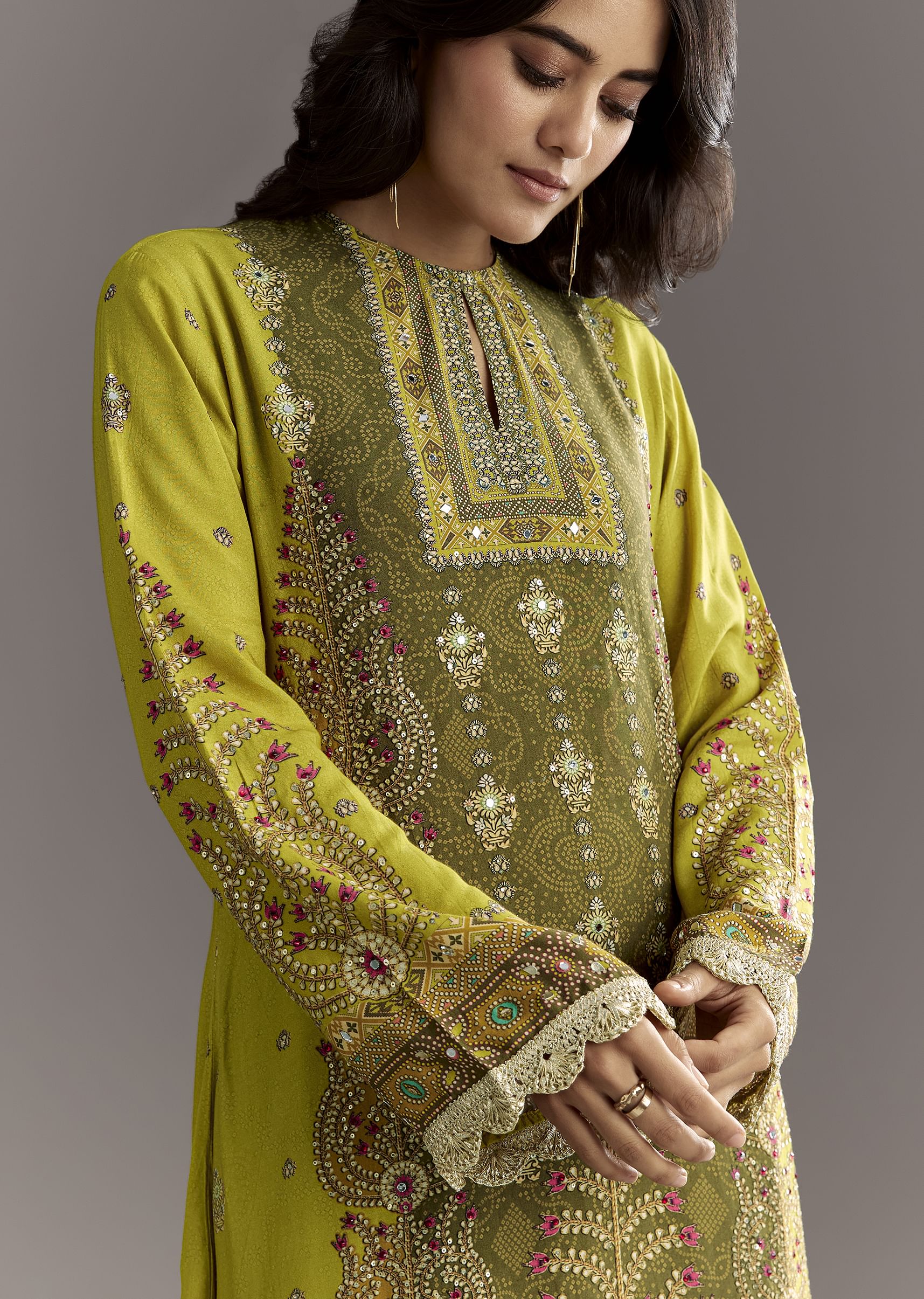 green-muslin-floral-and-bandhani-printed-asymmetrical-cut-kurta-dhoti-sg308926-4_6d527c7a-161b-4d8b-b27d-9c3f6d1724ef.jpg