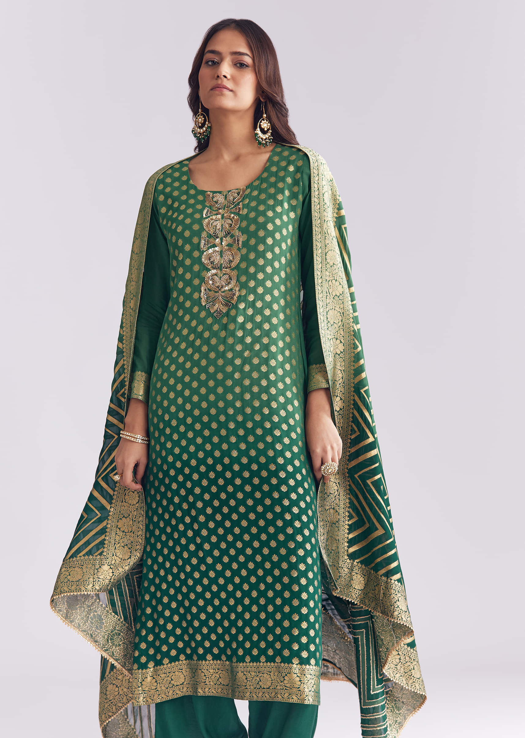 green-ombre-georgette-kurta-set-with-banarasi-weave-sg344221-4.jpg
