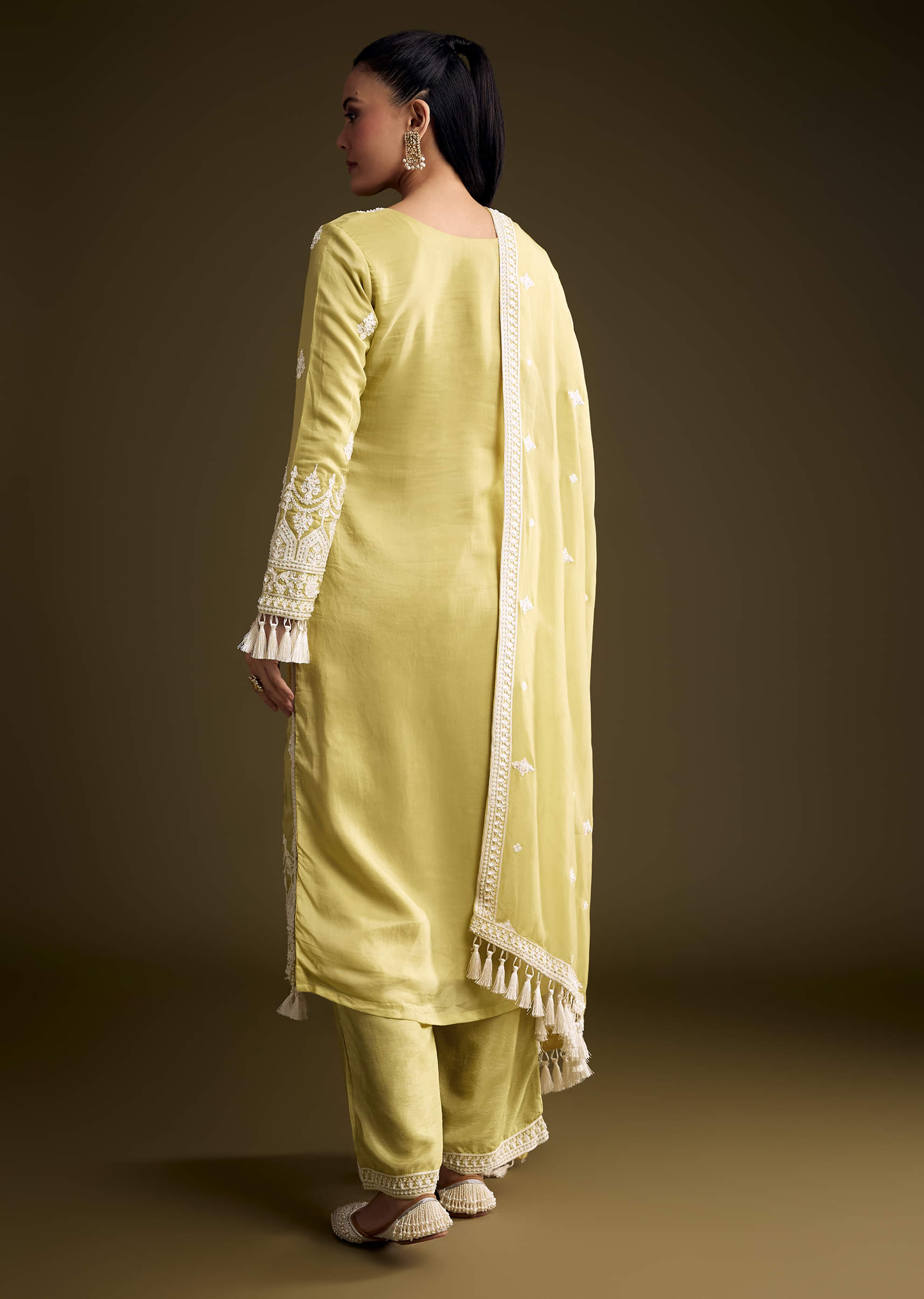 green-organza-kurta-set-with-thread-embroidery-sg340599-5.jpg