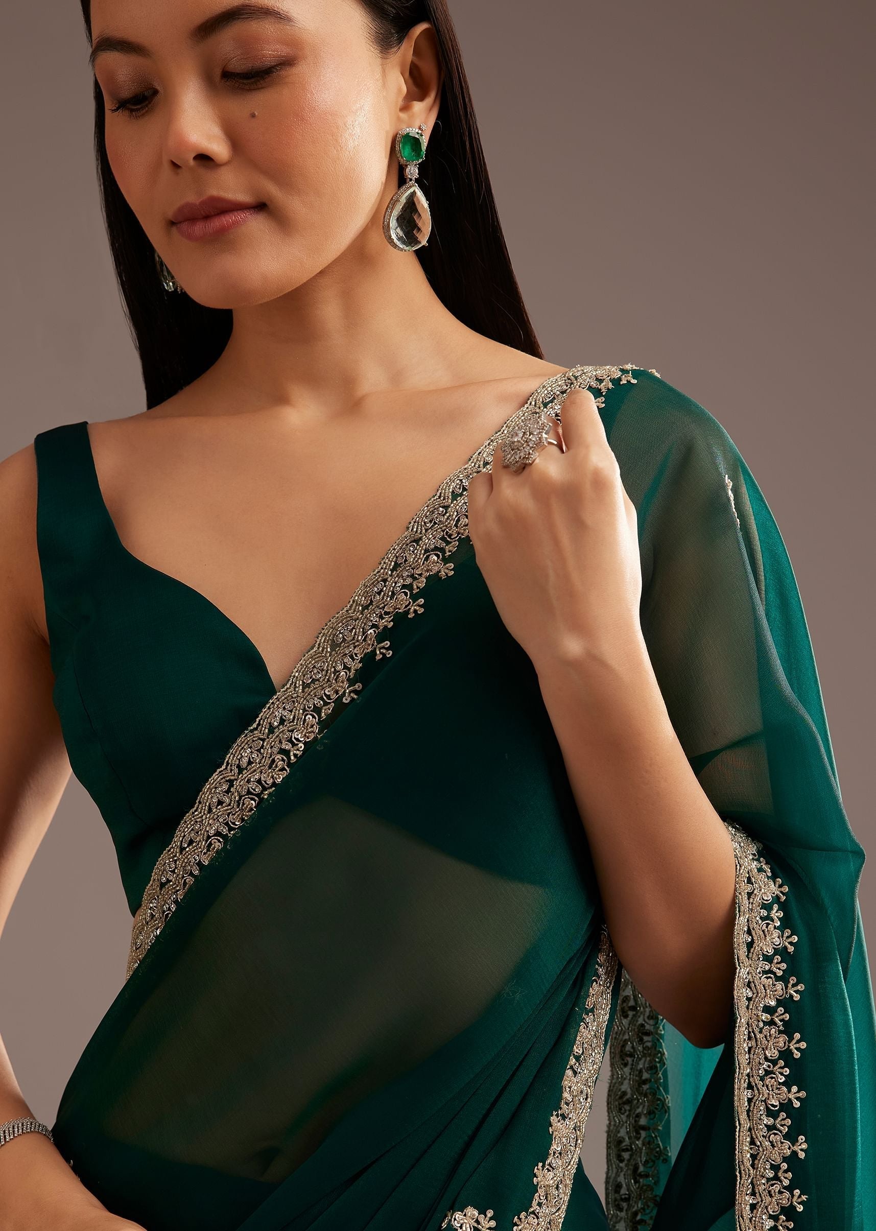 green-organza-saree-with-cutdana-and-sequins-border-sg285290-3_67b7a784-4c67-4d66-9f0d-a57eb9b4ed17.jpg