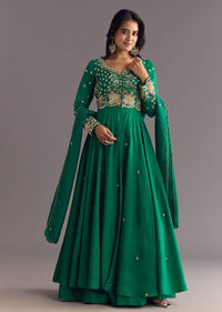 green-russian-silk-front-slit-kurta-dupatta-set-with-beaded-embroidery-sg312782-1_96559396-df72-4eed-bbdb-fcd8cf0b7c8c.jpg