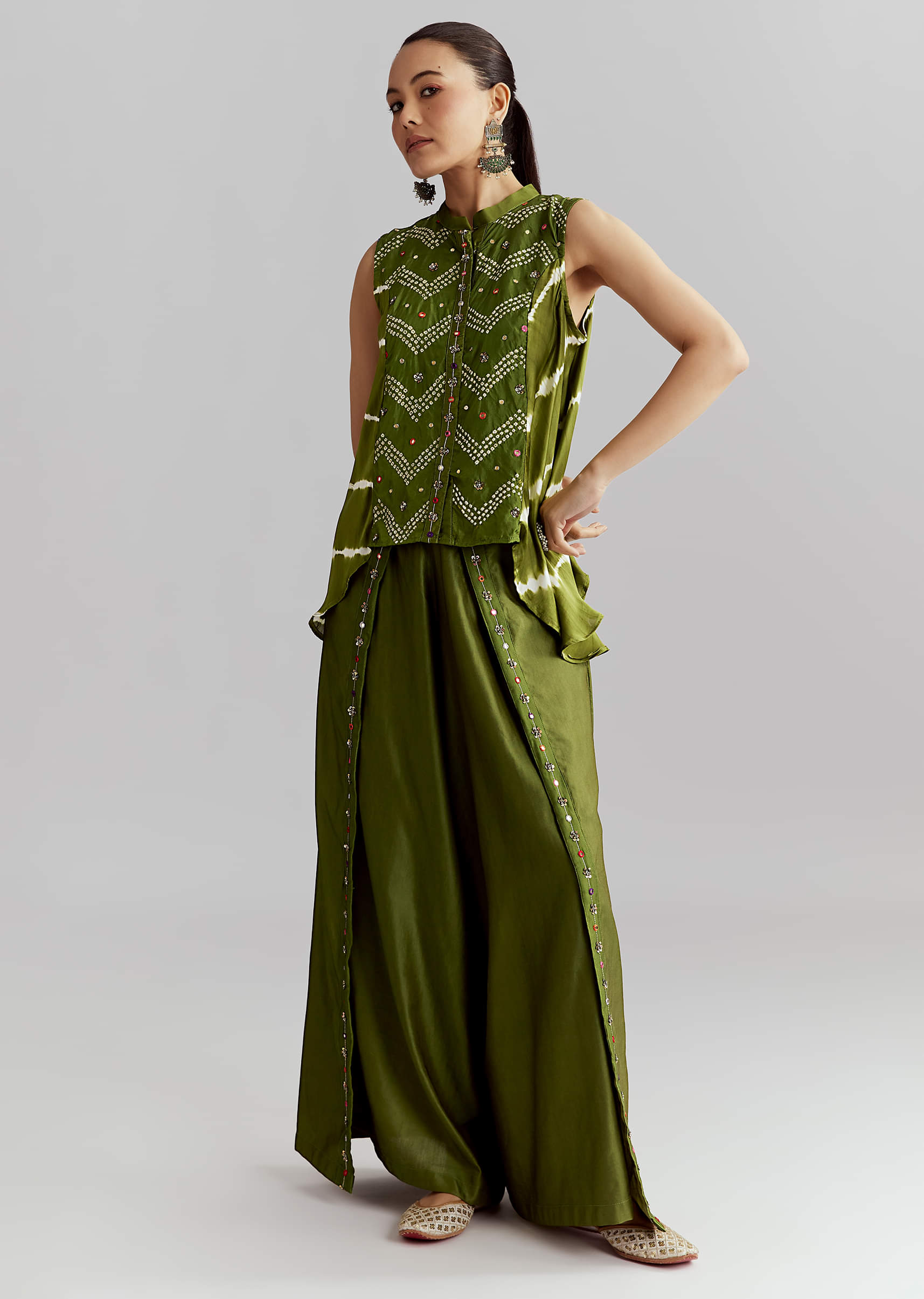 green-satin-indo-western-set-with-bandhani-and-leheriya-print-sg356593-1.jpg