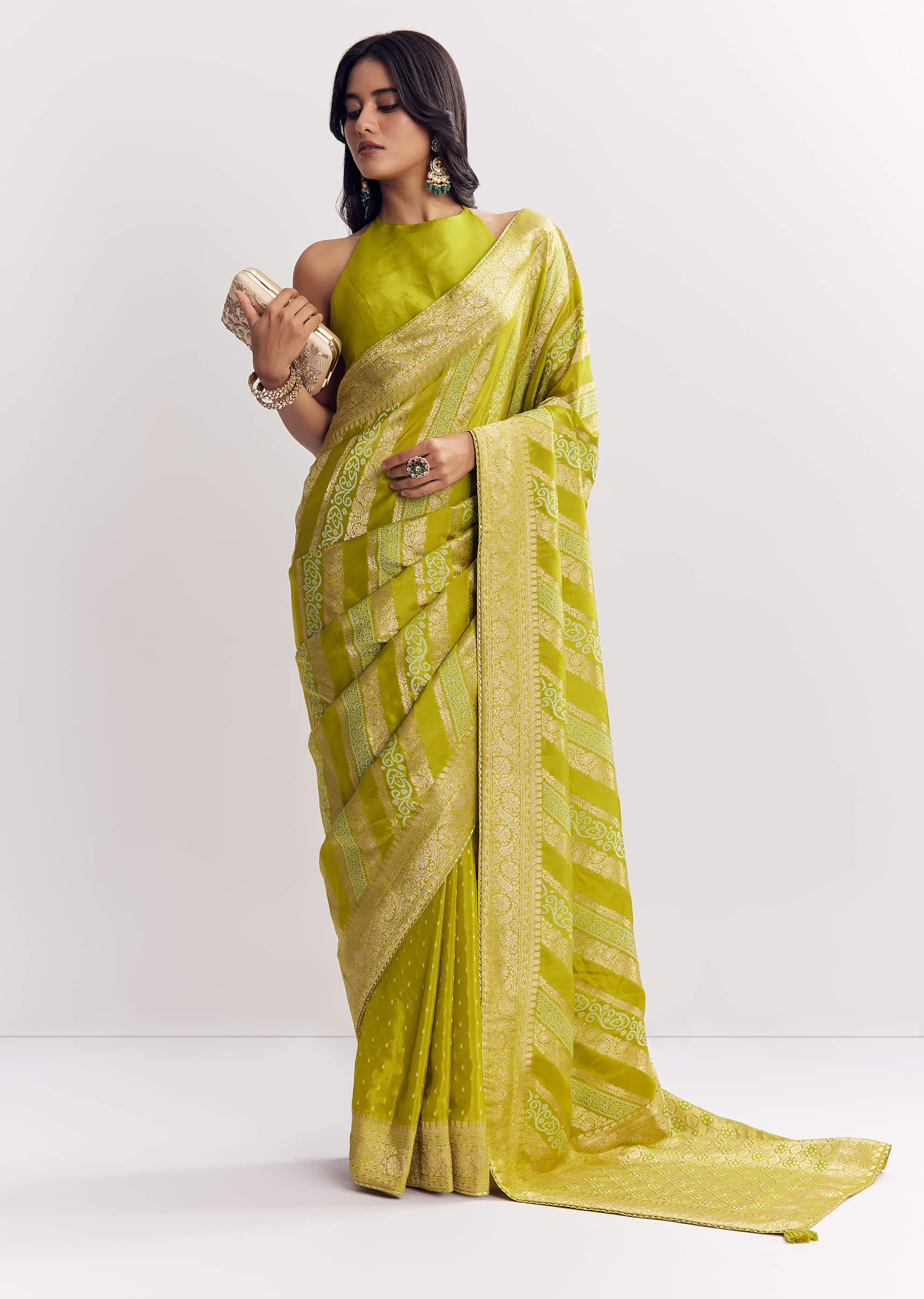 green-satin-saree-with-zari-vine-design-sg316250-2_6710e858-4f68-4750-8b28-780cd6384d9f.jpg