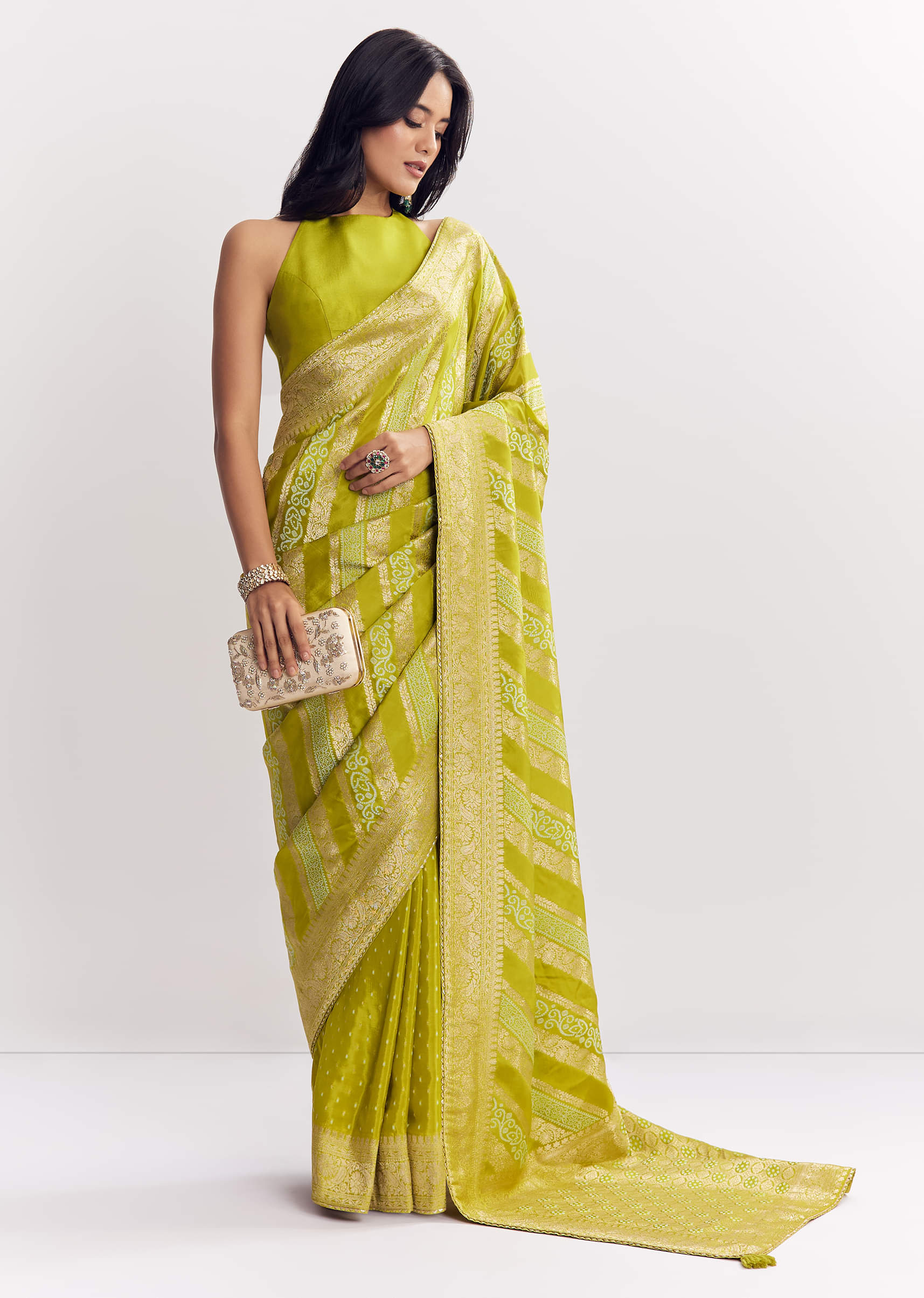 green-satin-saree-with-zari-vine-design-sg316250-5_87e34276-d3a2-404f-a0af-20bf80b4a324.jpg