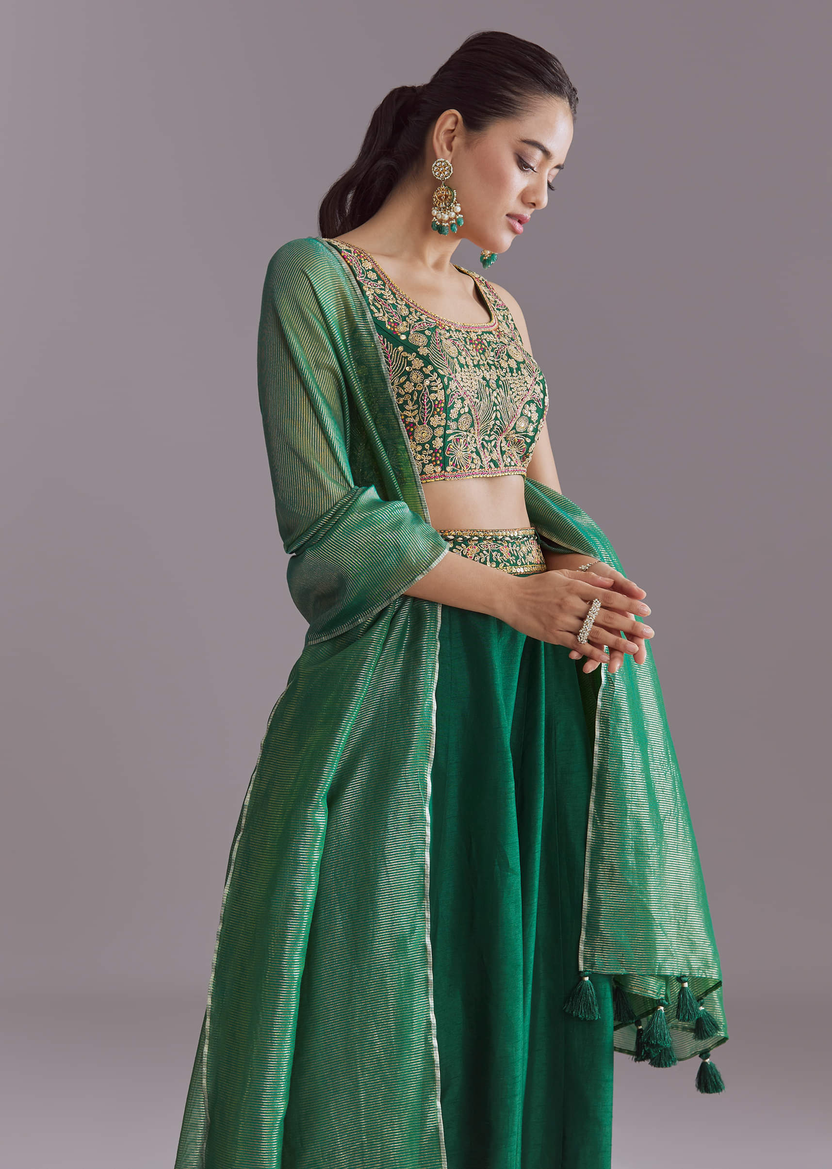 green-silk-festive-lehenga-with-zari-work-sg351621-4.jpg