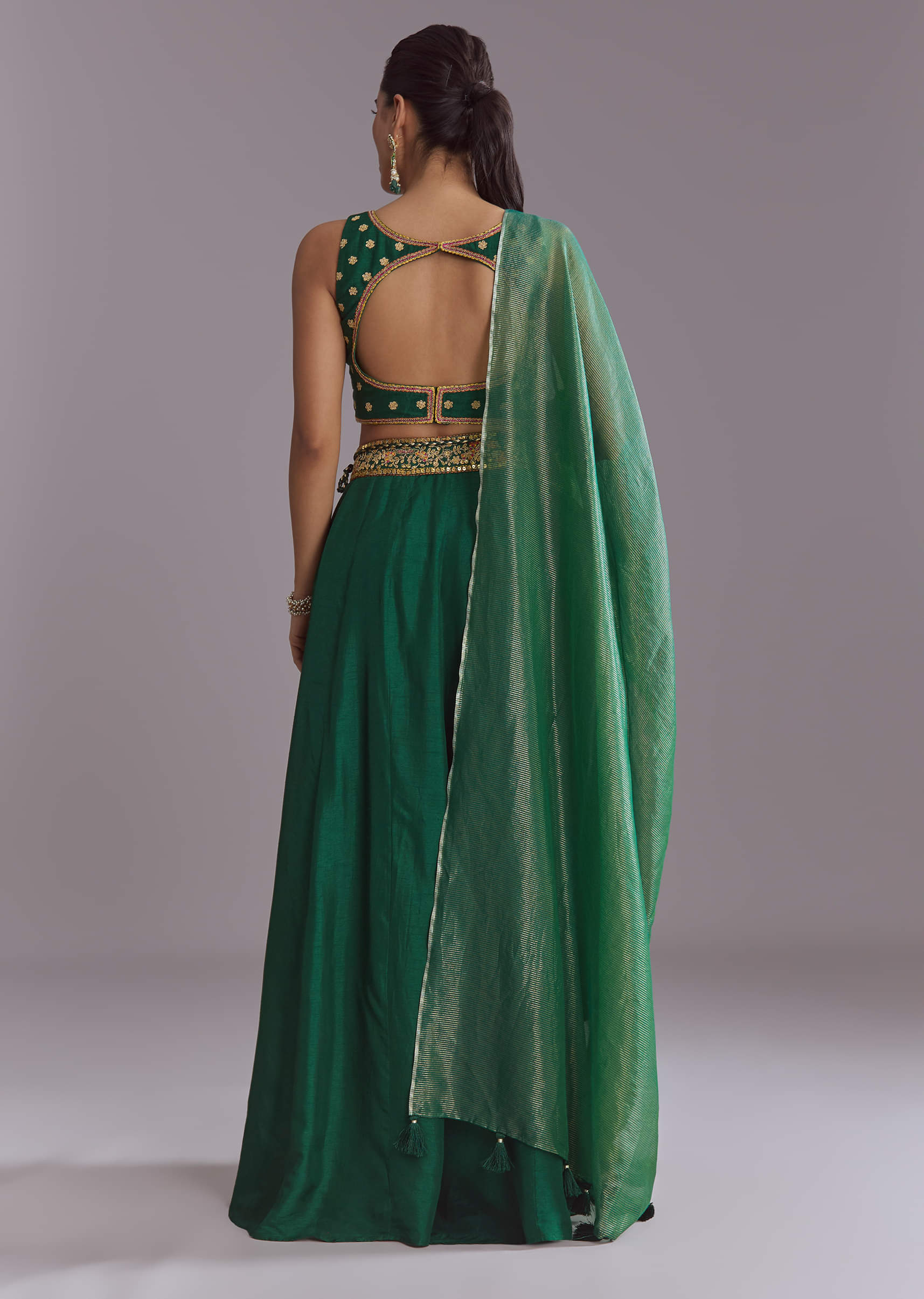 green-silk-festive-lehenga-with-zari-work-sg351621-5.jpg