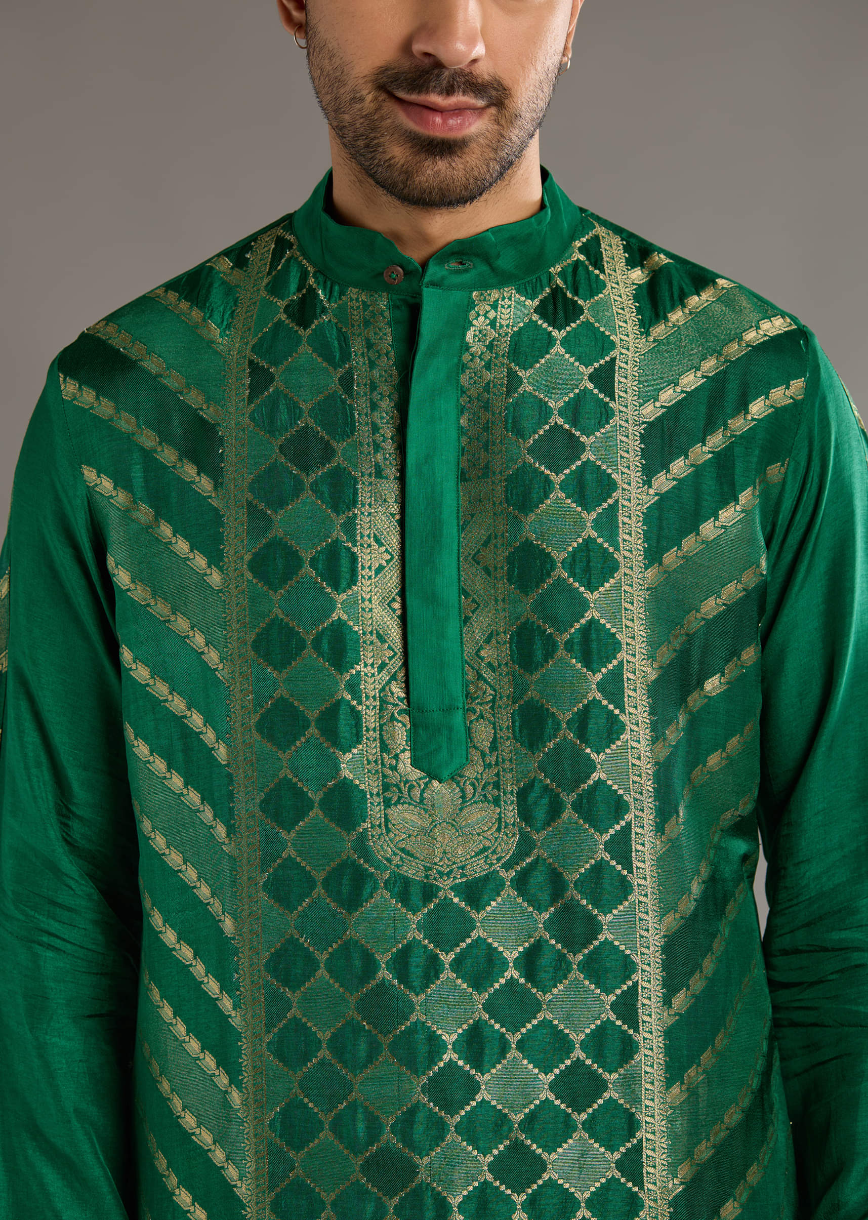 green-silk-kurta-set-for-men-with-handwoven-jacquard-work-sg359396-2.jpg