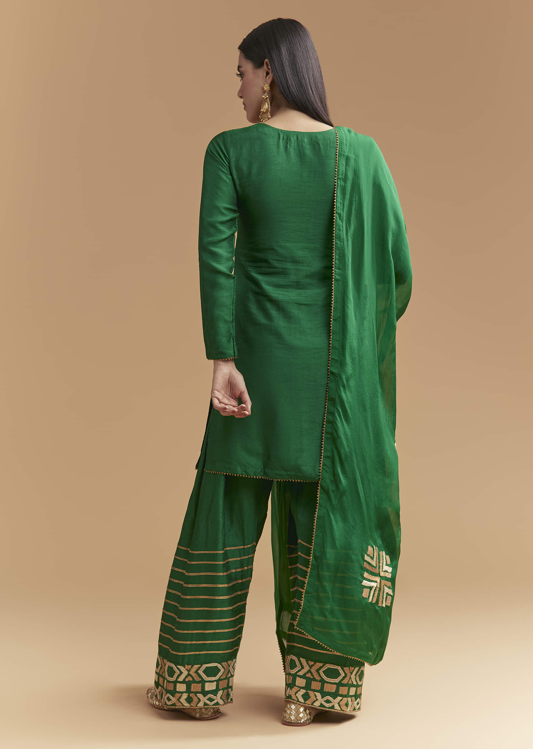 green-silk-kurta-set-with-gota-work-sg346974-5.jpg