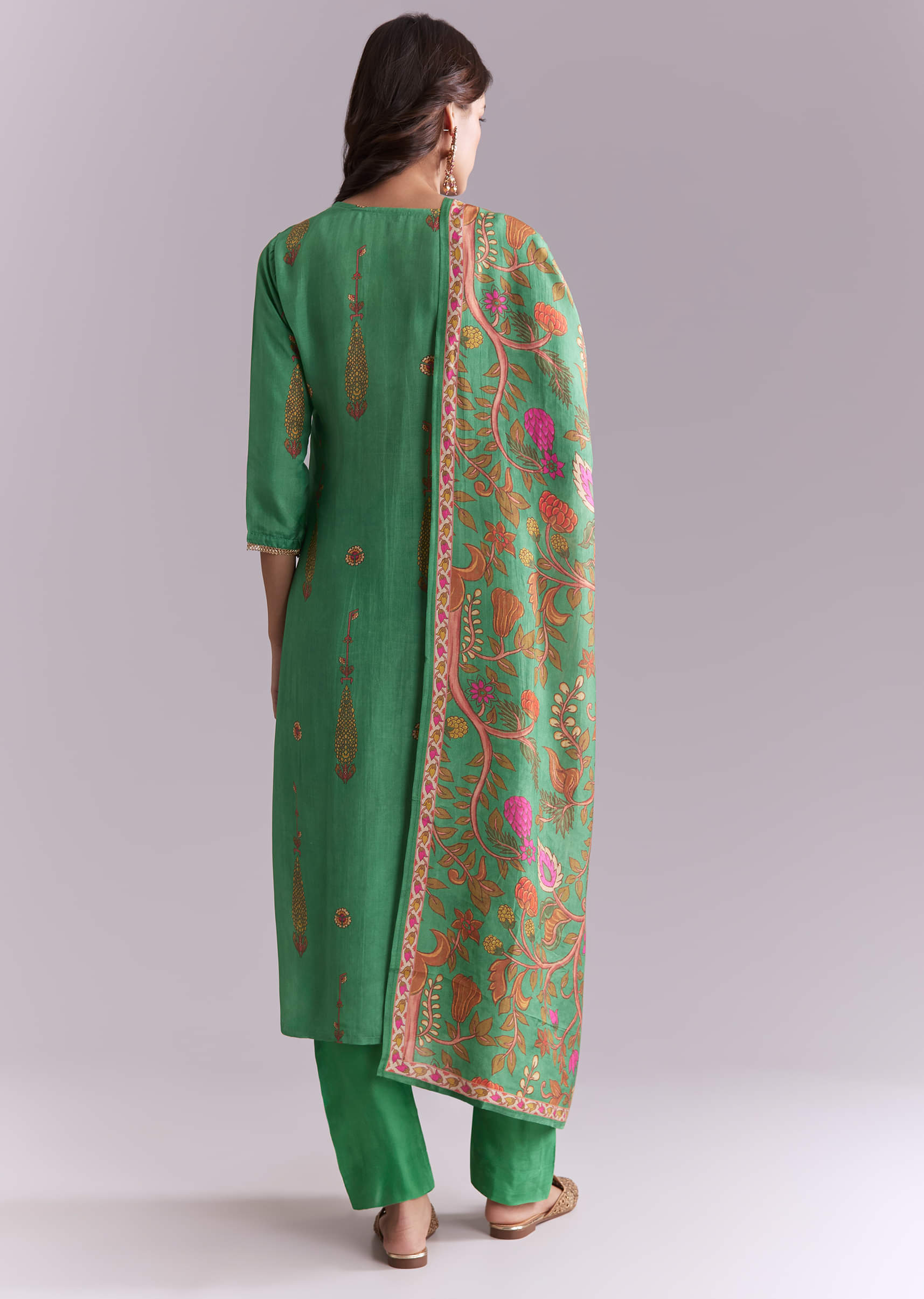 green-silk-kurta-set-with-indie-print-and-gota-work-sg357474-5.jpg