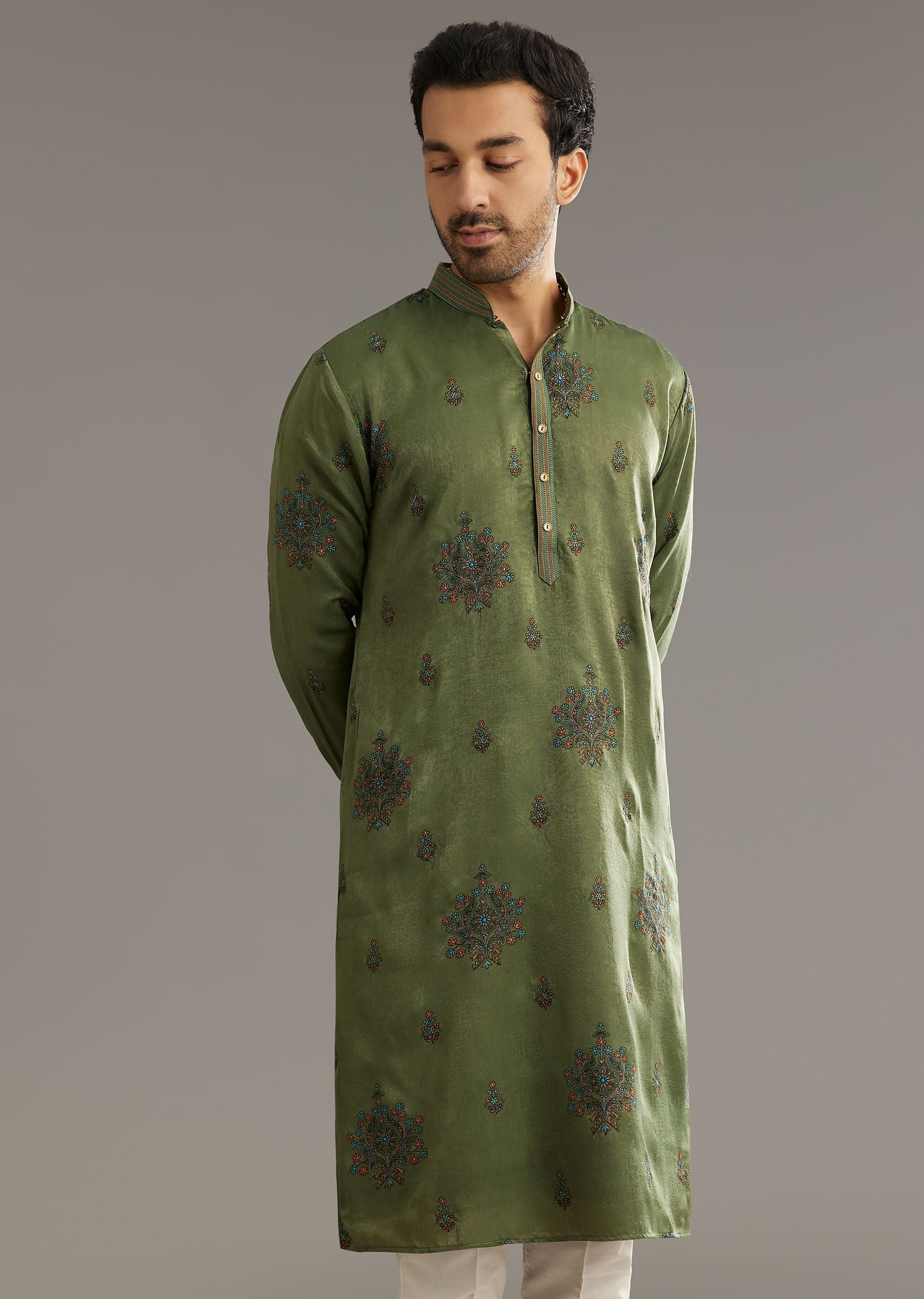 green-silk-kurta-set-with-printed-artwork-sg309153-4_2165e17c-e48d-4425-9376-c71023ef1ccf.jpg