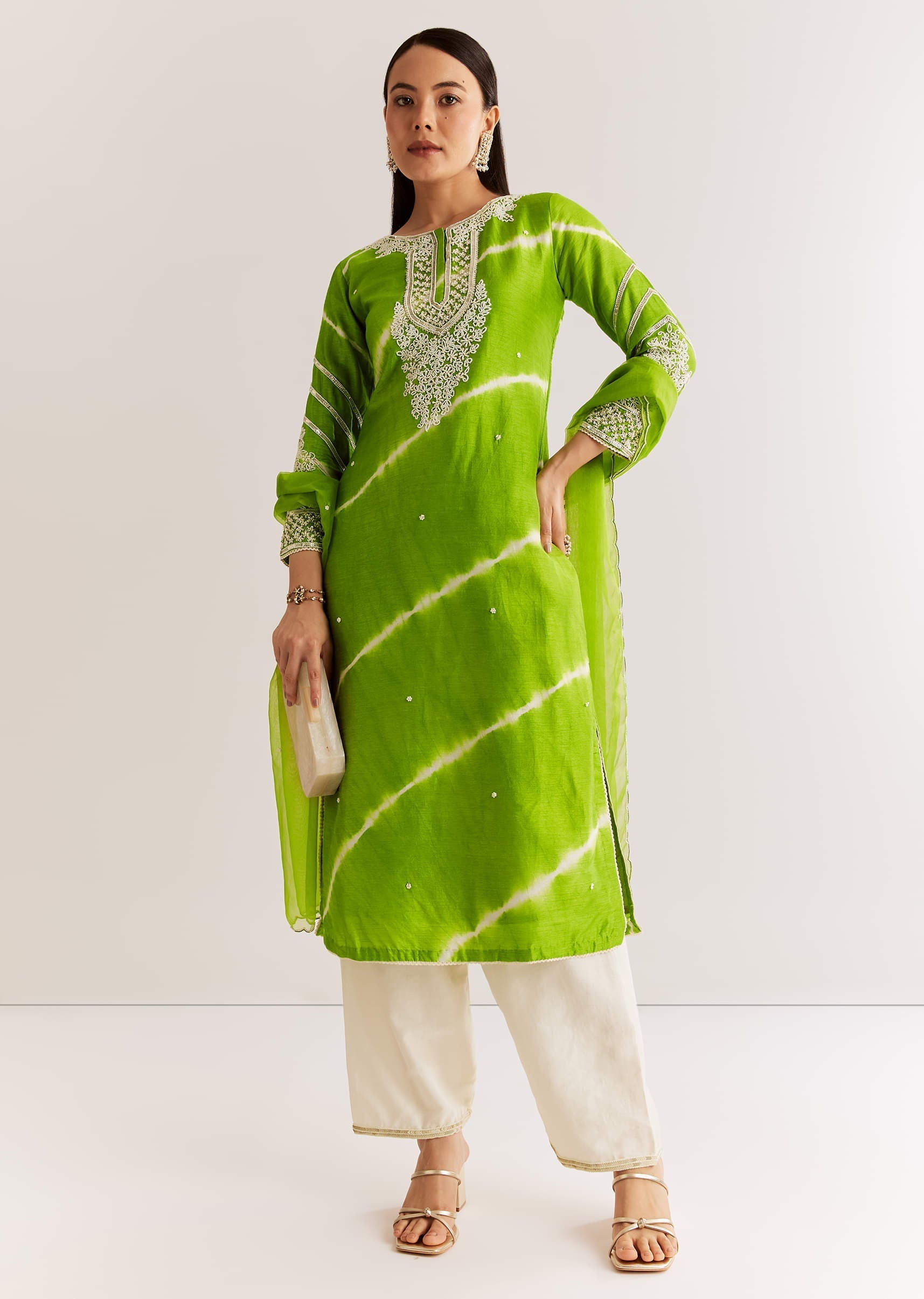 green-silk-leheriya-kurta-set-with-moti-work-sg315767-4_e22b117b-c301-4602-902d-53ff98fab119.jpg