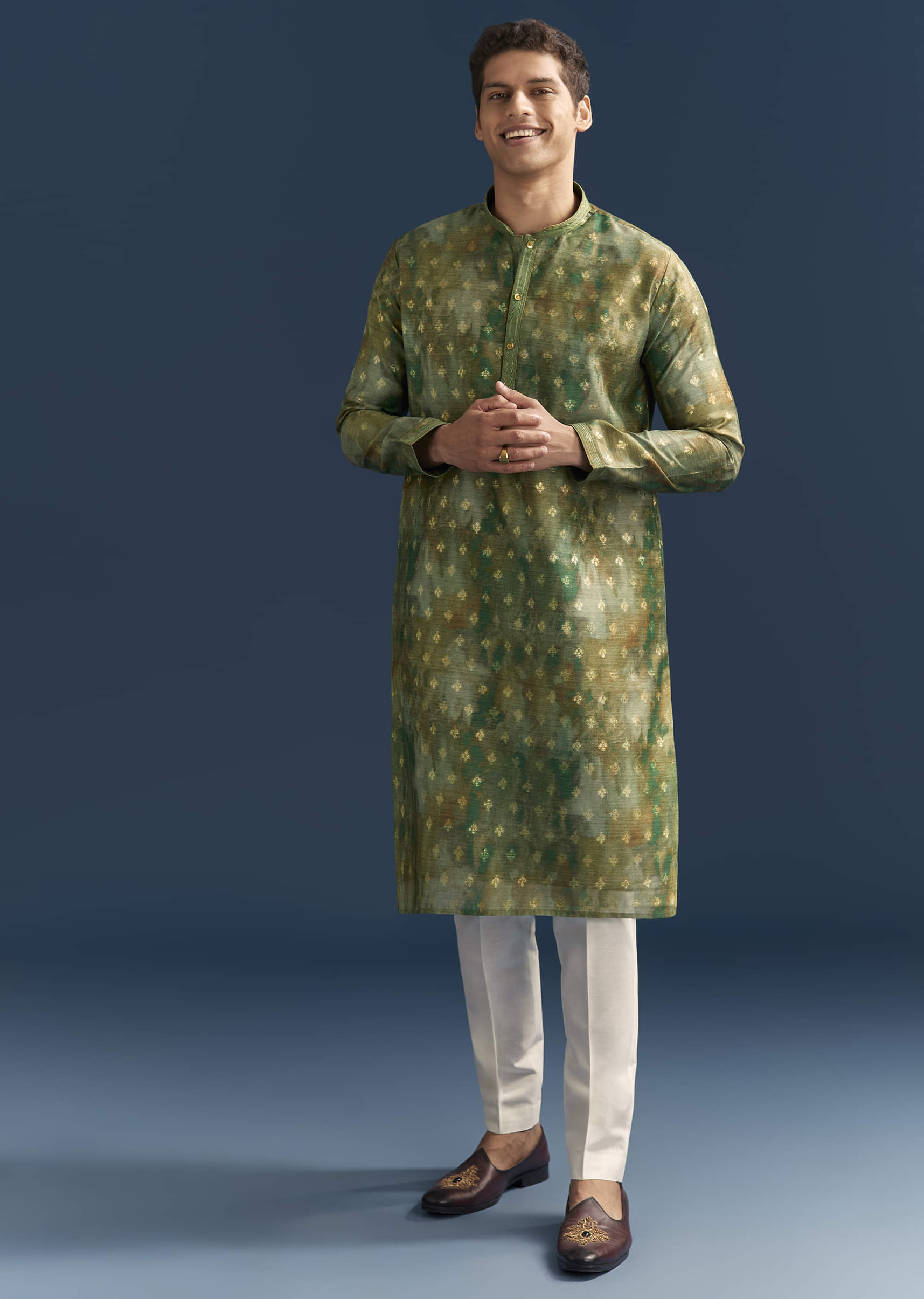 green-silk-printed-kurta-set-for-men-with-foil-butti-work-sg330046-3.jpg