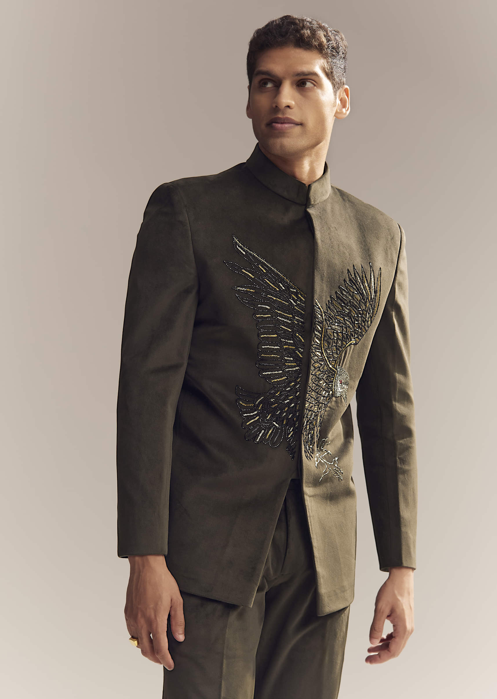 green-velvet-jodhpuri-suit-for-men-with-cutdana-and-moti-embroidery-sg333179-4.jpg