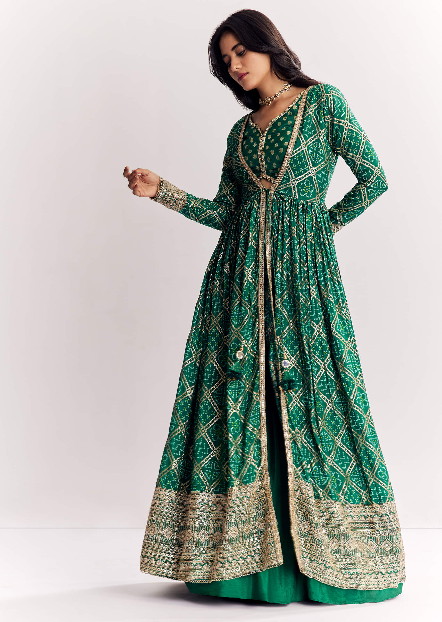 green-weave-silk-indowestern-skirt-set-with-bandhani-print-zari-work-jacket-sg307598-4_5c8ad579-ad73-4d75-902b-cacb5c99e233.jpg