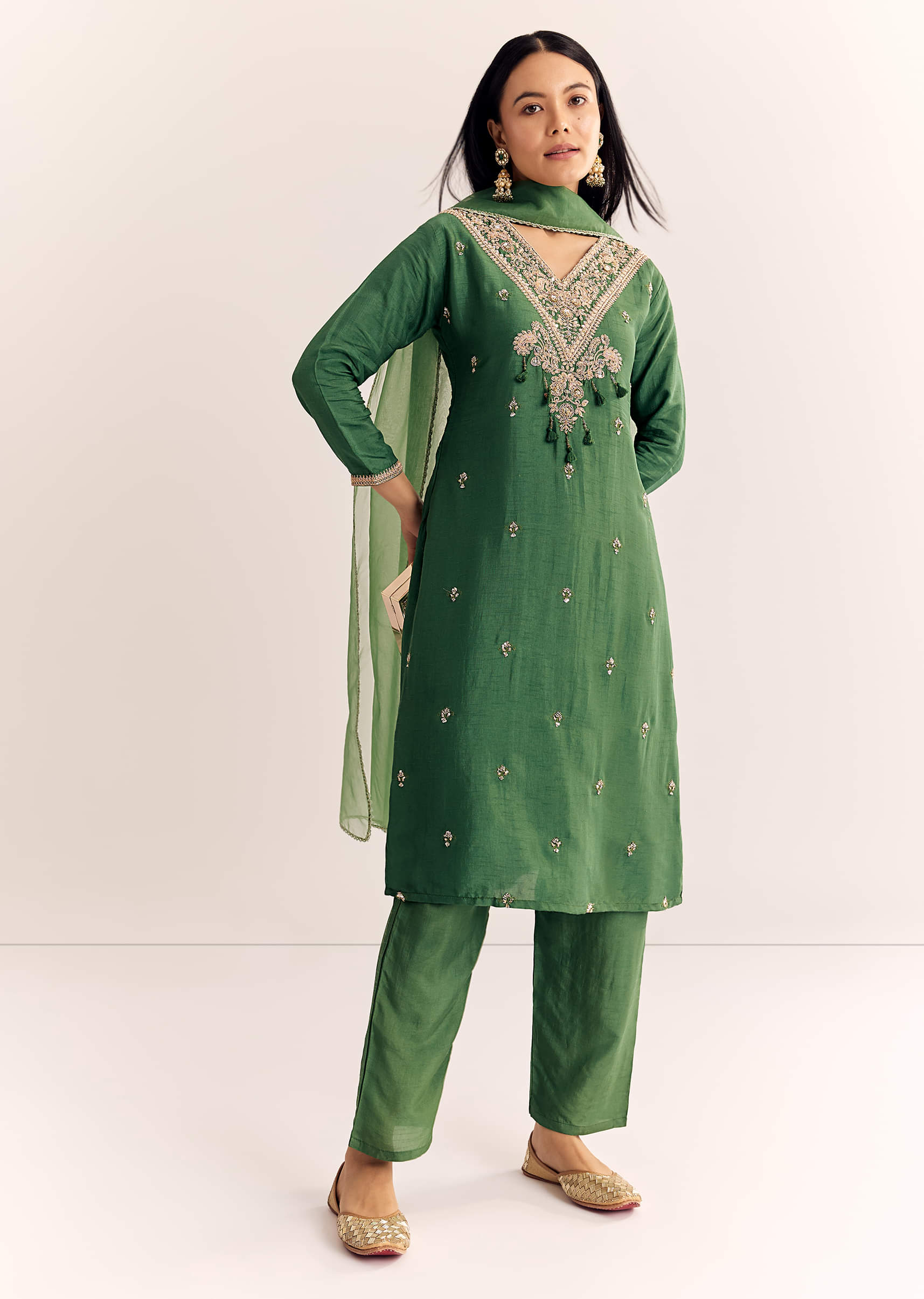 green-zardosi-work-dola-silk-kurta-dupatta-suit-sg324465-4_9efef167-022f-4447-8e72-f86ff8de3857.jpg