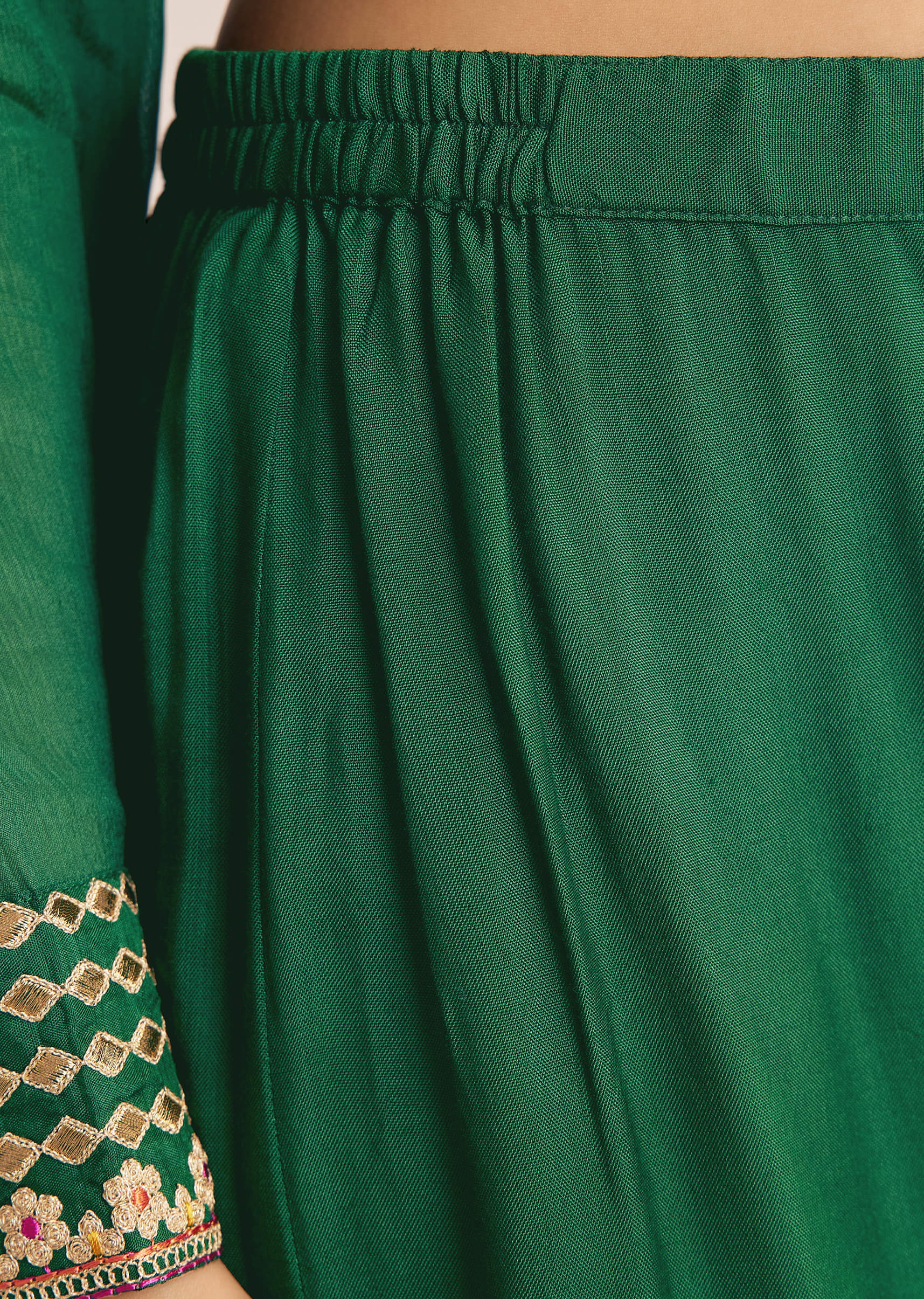 green-zari-neckline-chinon-anarkali-suit-with-dupatta-sg324129-6_0cdbb25b-dc84-48da-9b18-51fa5944eb21.jpg