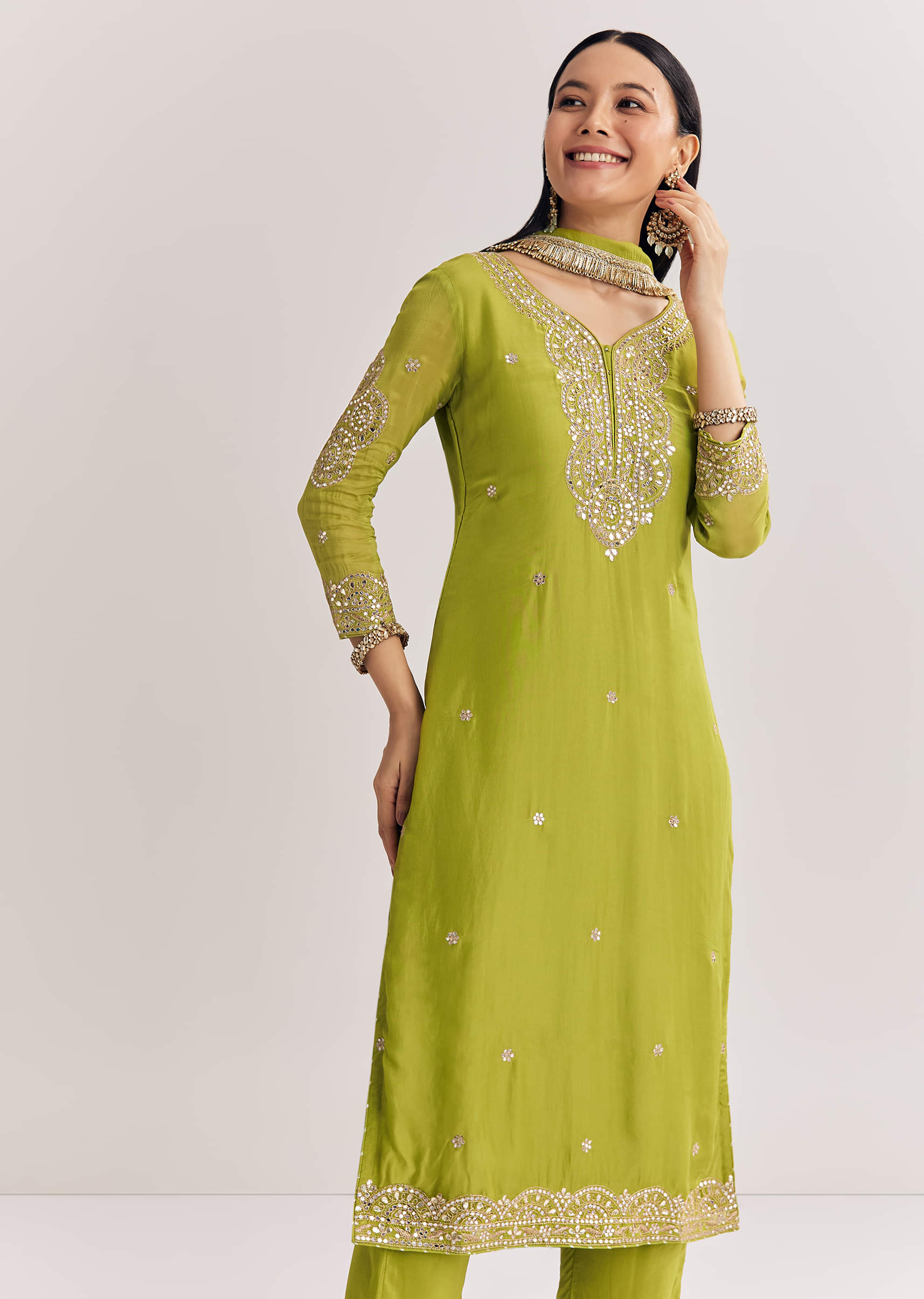 green-zari-work-kurta-set-with-chiffon-dupatta-sg318575-1_9dff1869-4382-4250-a443-a29cdd6cde93.jpg