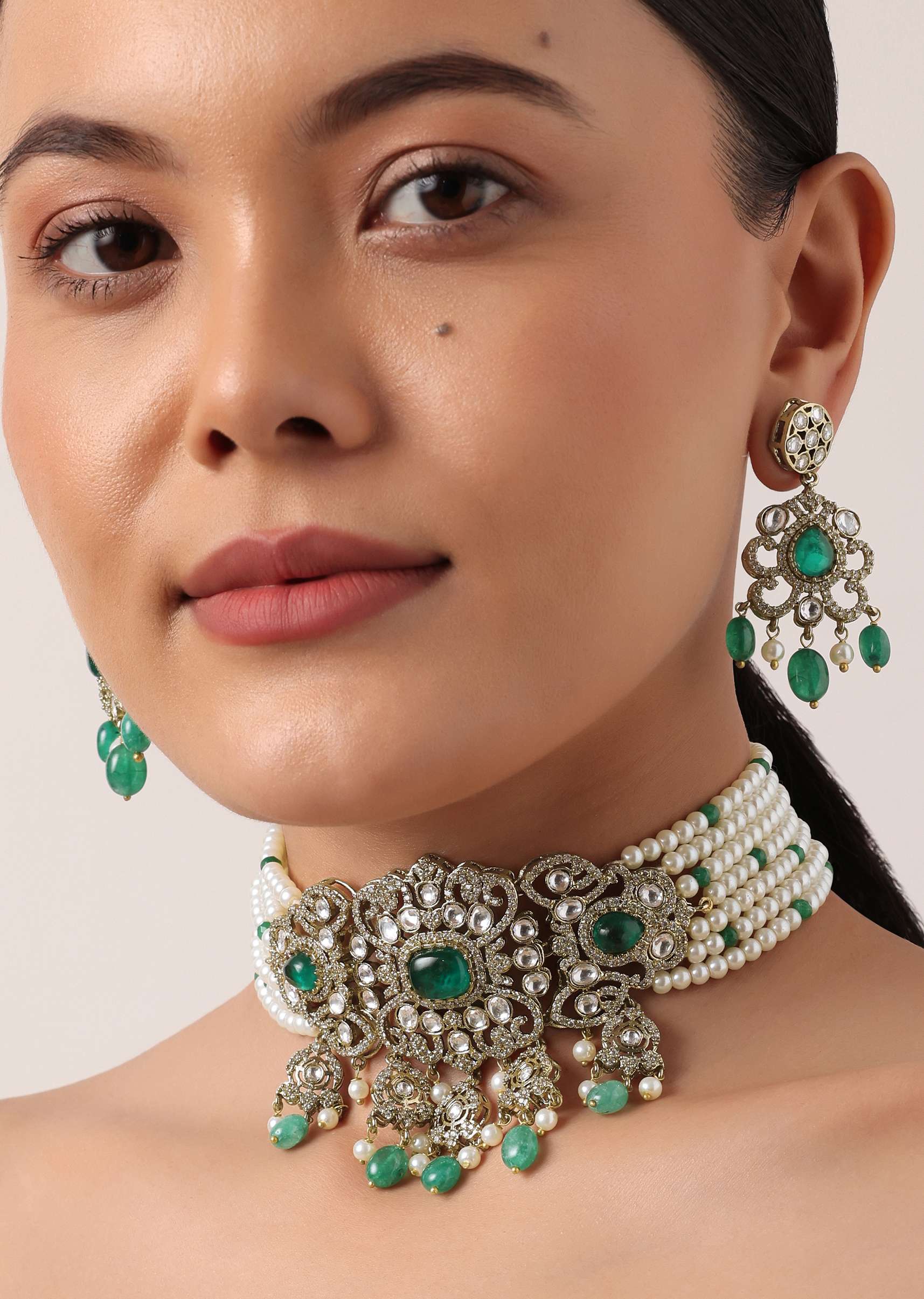 green_and_white_choker_set_with_encrusted_p-sg196483_10_03ef059f-e2c0-4490-a24e-4e9c9c2e9b6a.jpg