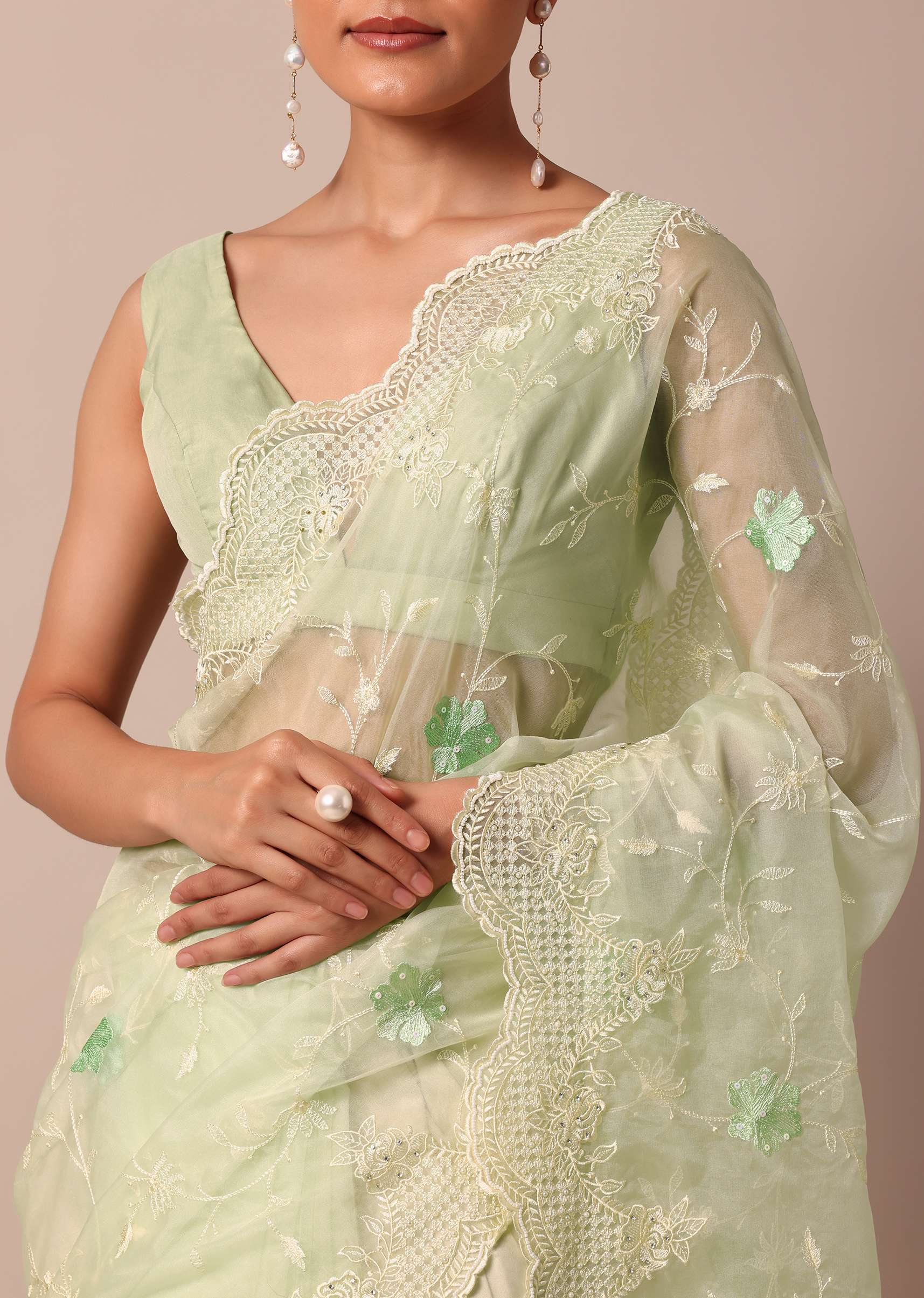green_chikankari_saree_in_organza_silk_with_resham_floral_ja-sg214106_6_51c69ed7-3296-46b9-bee5-b0c7462c758c.jpg