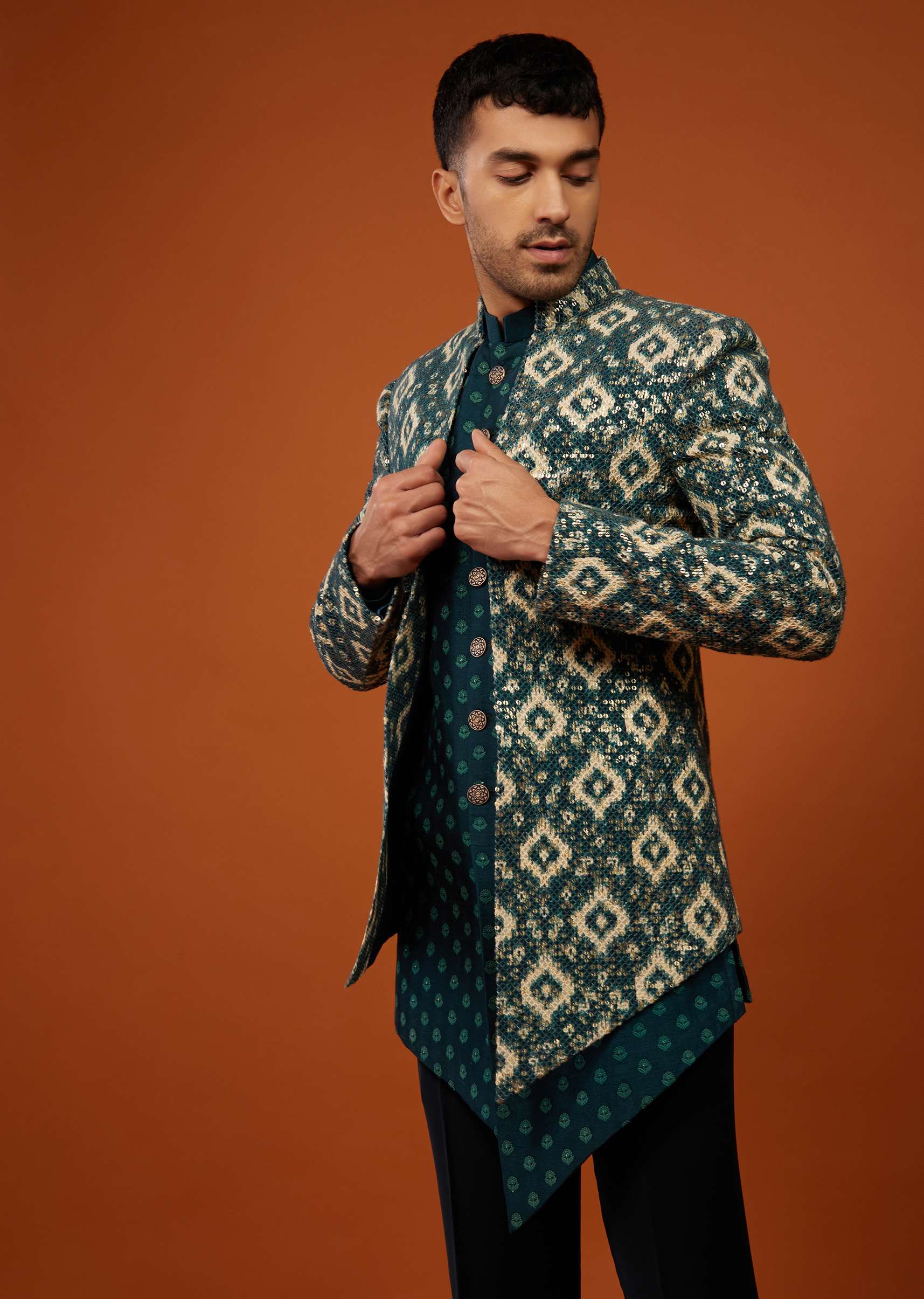 green_embroidered_indo-western_sherwani-sg136135_2.jpg
