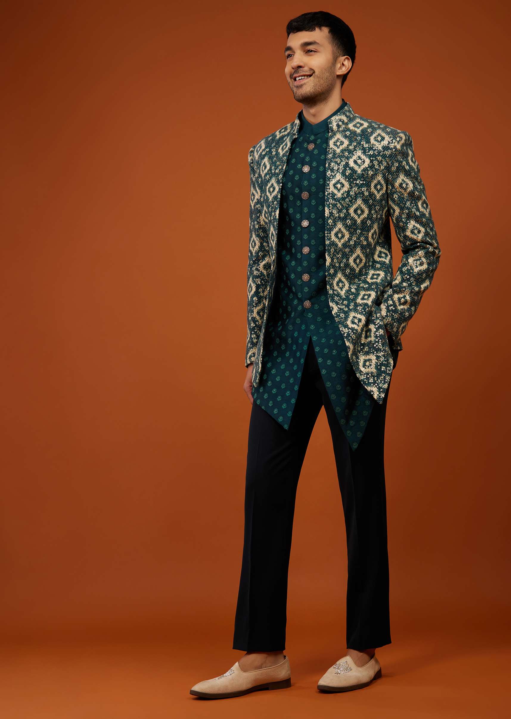 green_embroidered_indo-western_sherwani-sg136135_4.jpg