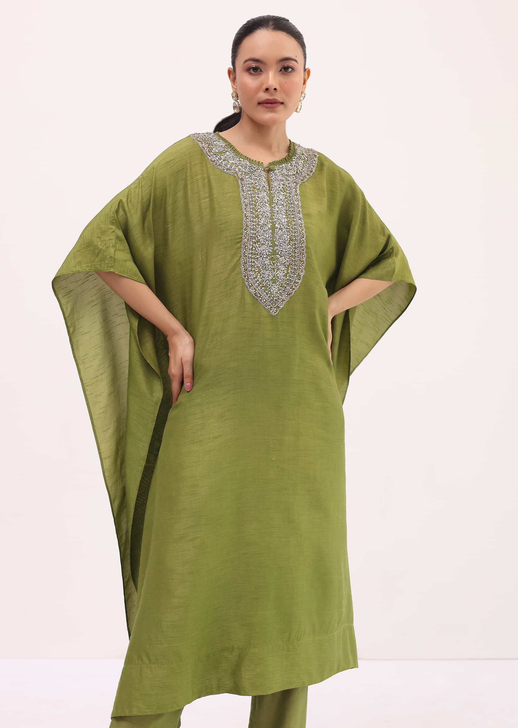green_embroidered_kaftaan_kurta_pant_set-sg236918_6_55179ad8-95f3-40ae-b43d-594608cf87b8.jpg