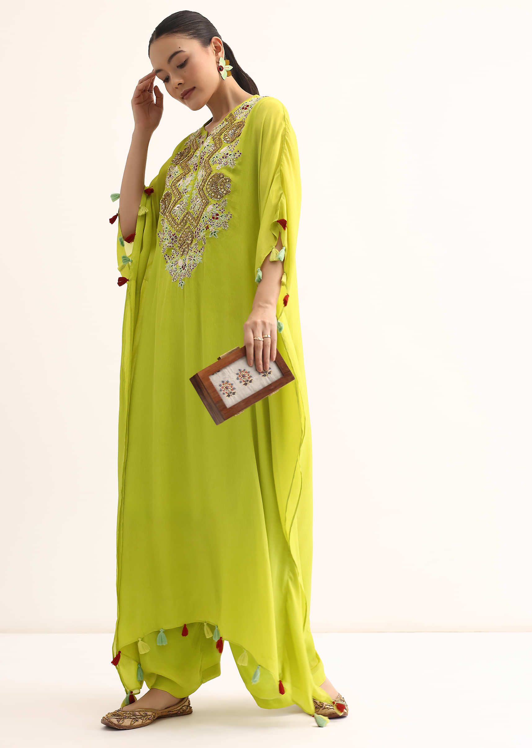 green_embroidered_kaftan_kurta_set-sg235040_6_02bb00bd-f792-4456-b5d3-a2d373d41ed0.jpg
