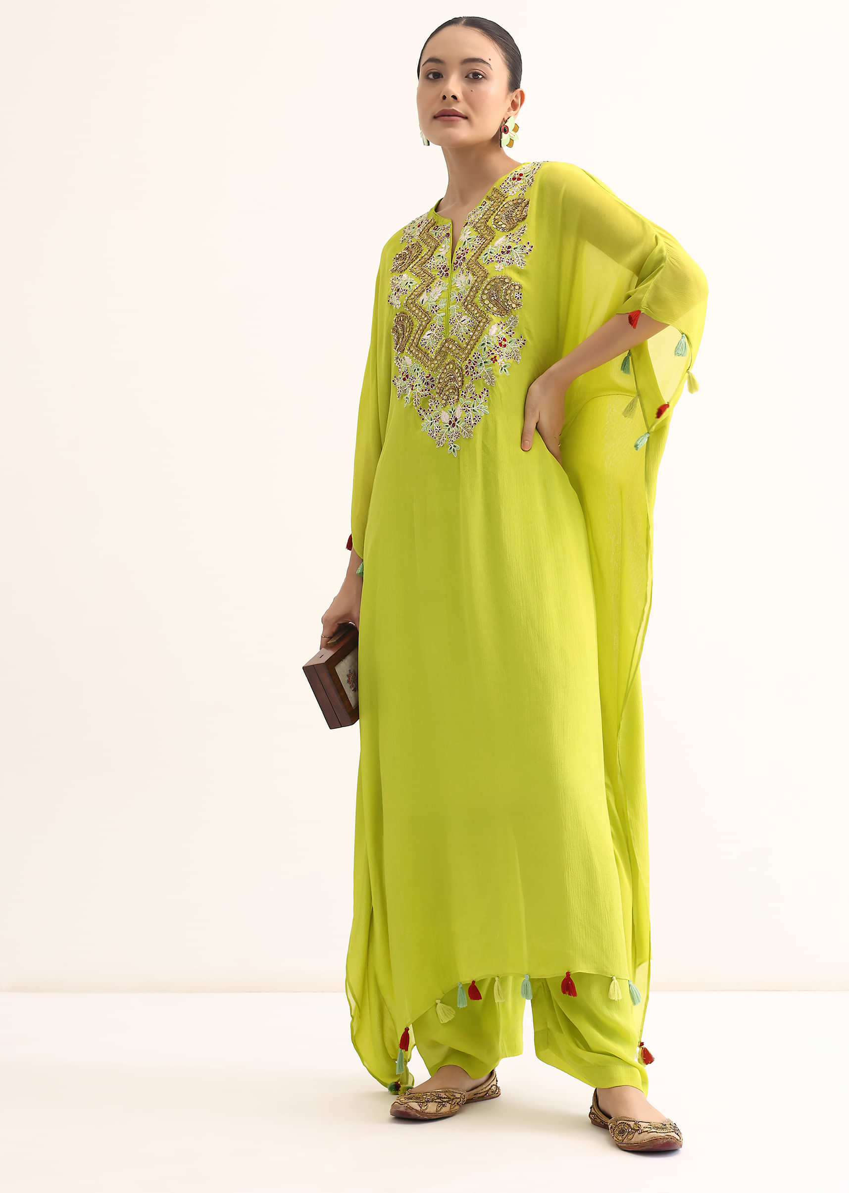 green_embroidered_kaftan_kurta_set-sg235040_7_a2e3a45c-e78e-4e37-9ece-8ece36c4bae8.jpg