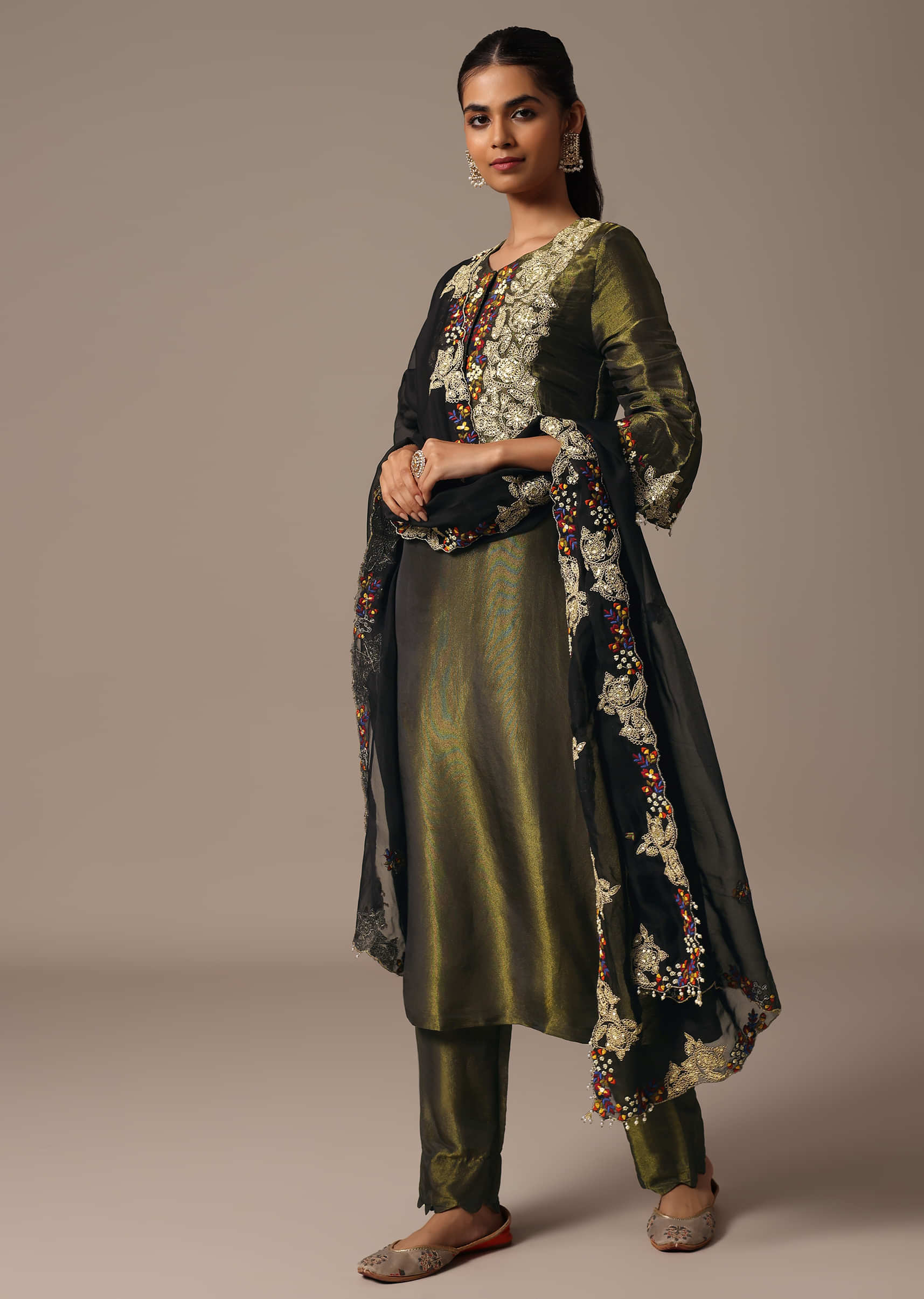 green_embroidered_kurta_pant_set_with_dupatta-sg240559_7_f327501e-62df-4ad7-9010-5c252cf9452c.jpg