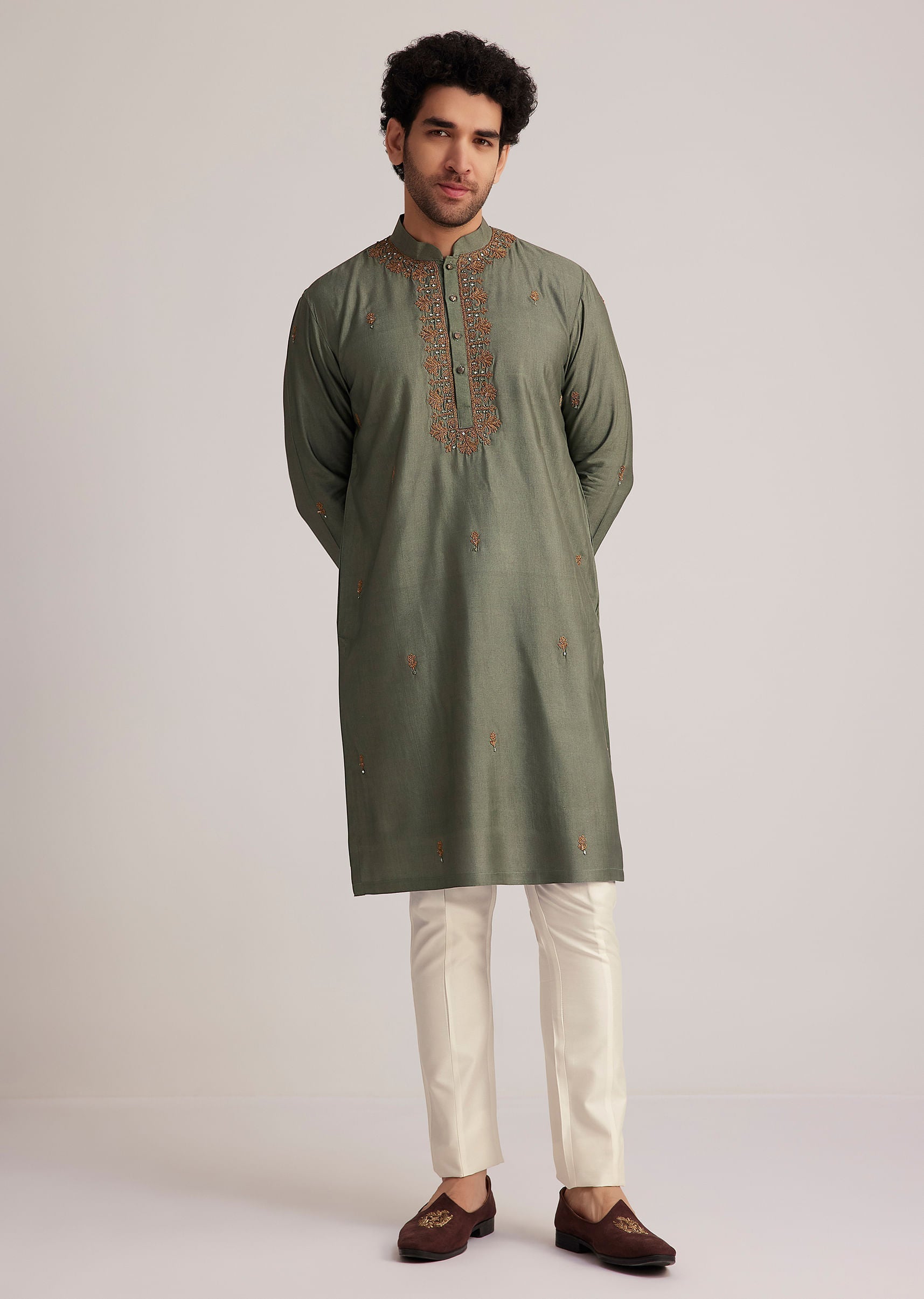 green_embroidered_kurta_set-sg233804_5_a7e1e4a6-cc8b-4faf-b9ac-258bf3e8b150.jpg